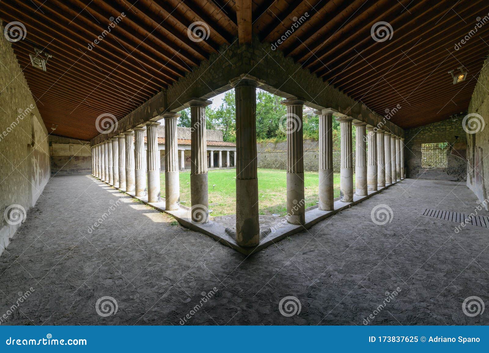 oplontis villa of poppea - the southern peristyle