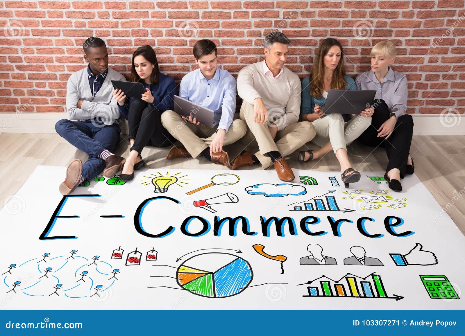 ecommerce concept with businesspeople