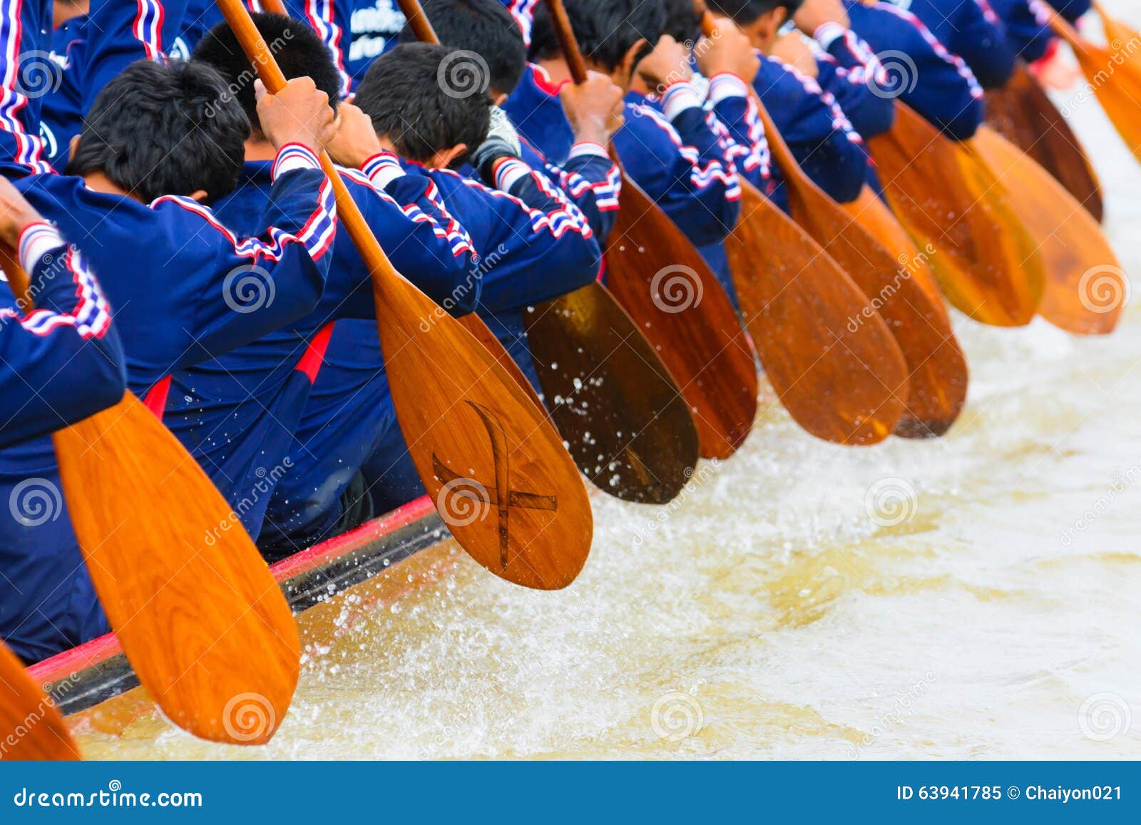 rowing-boat-team-teamwork-race-63941785.jpg