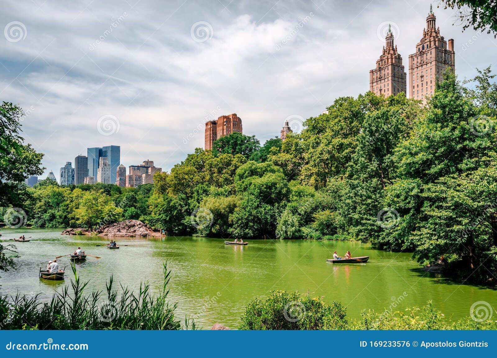 Rowing In The Lake In The Central Park. Editorial Photo - Image of ...