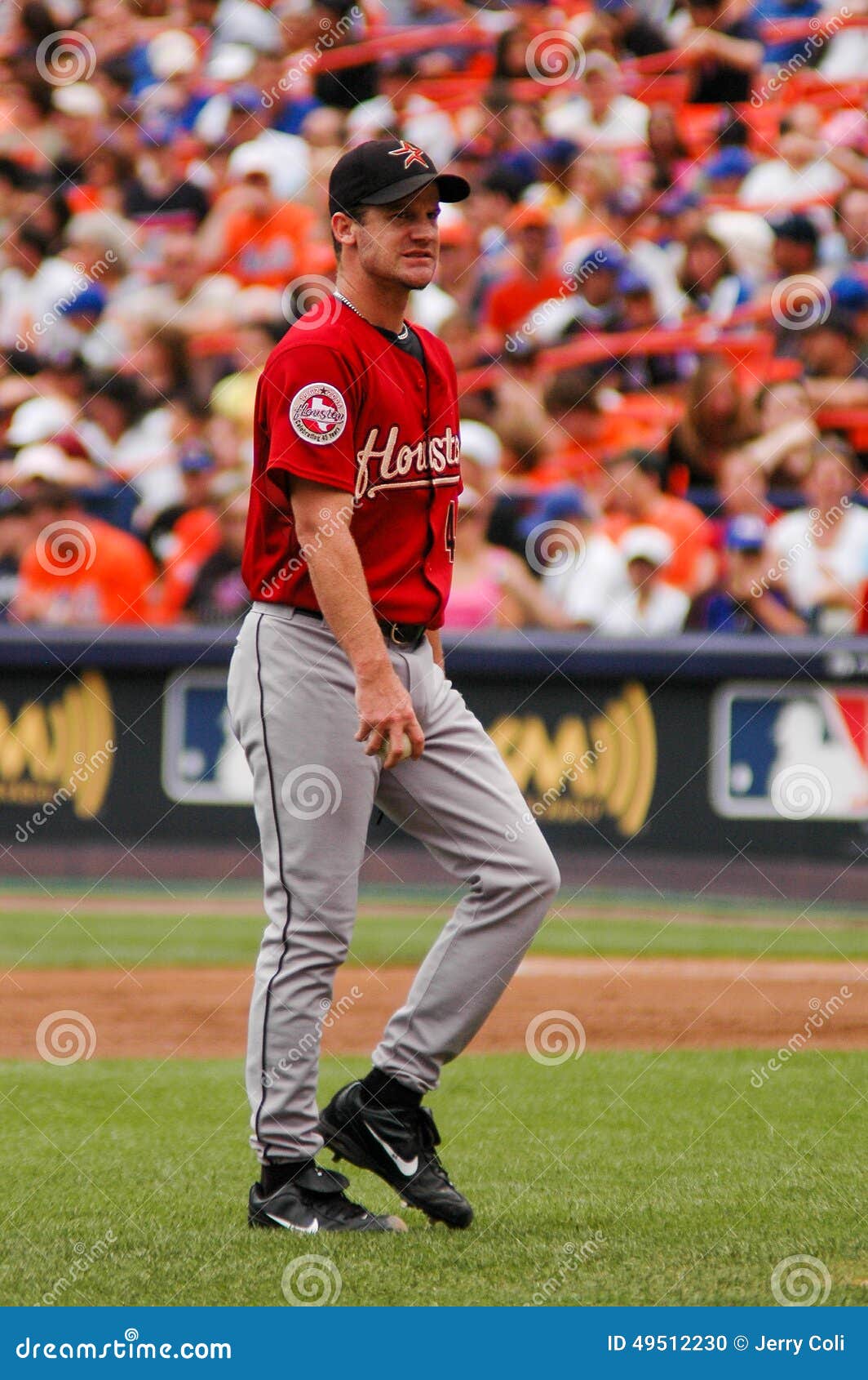 Roy Oswalt Houston Astros editorial image. Image of runner - 49512230