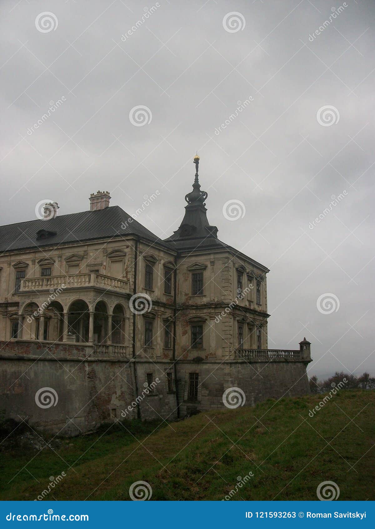 royal estate in podhoretz