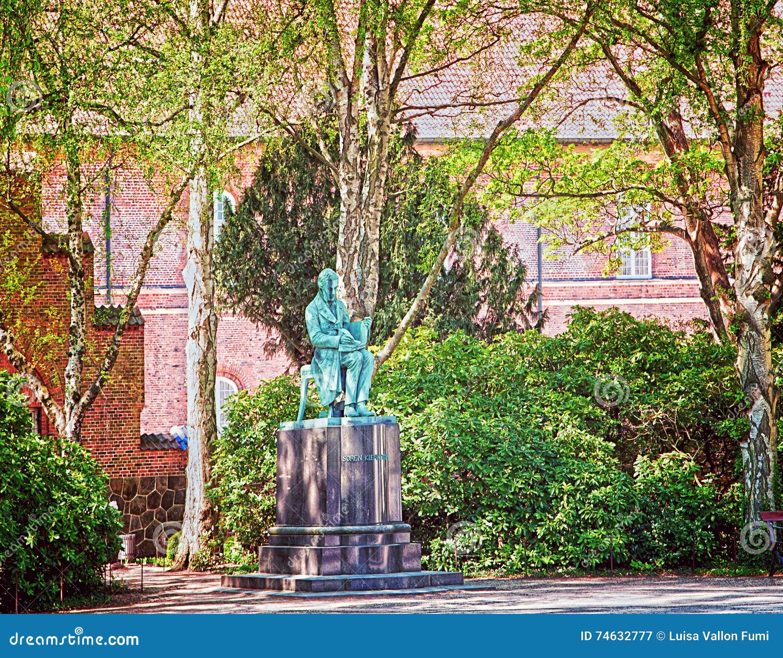 royal library gardens, copenhagen: statue of sÃÂ¸ren kierkegaard