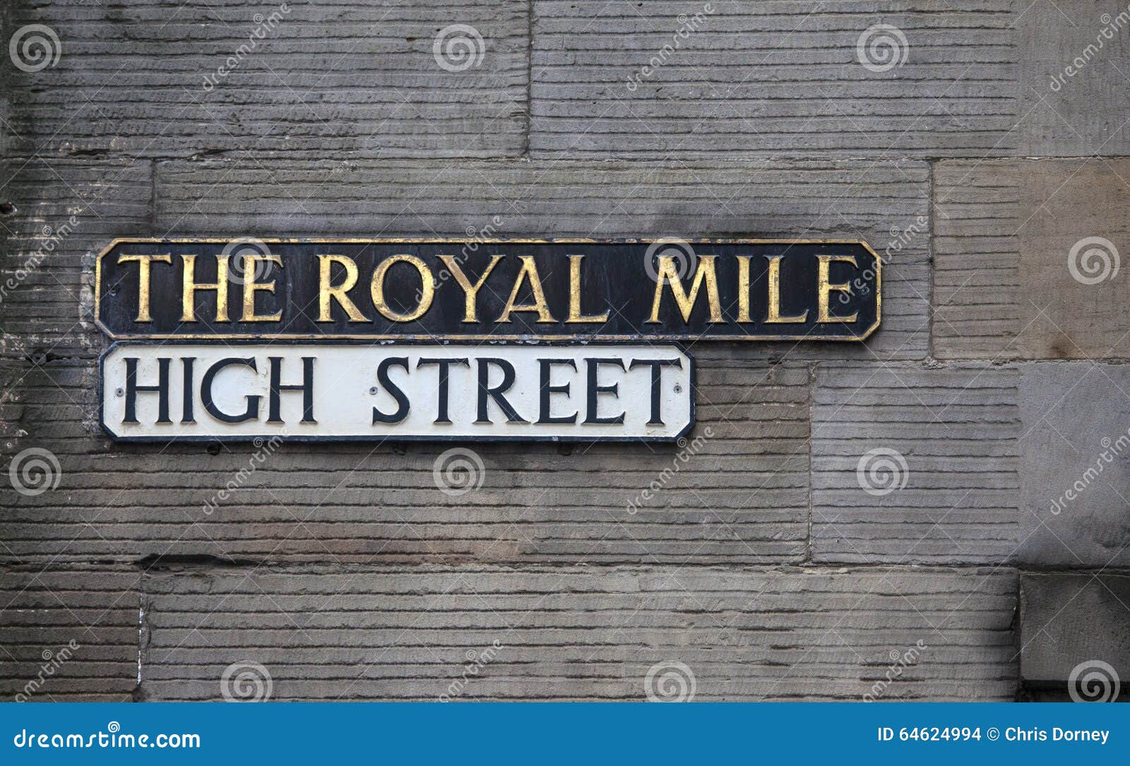 the royal mile in edinburgh