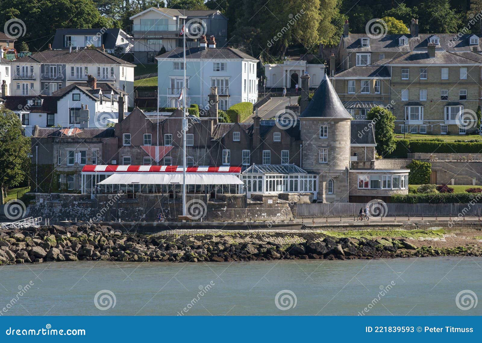 royal yacht squadron clubhouse