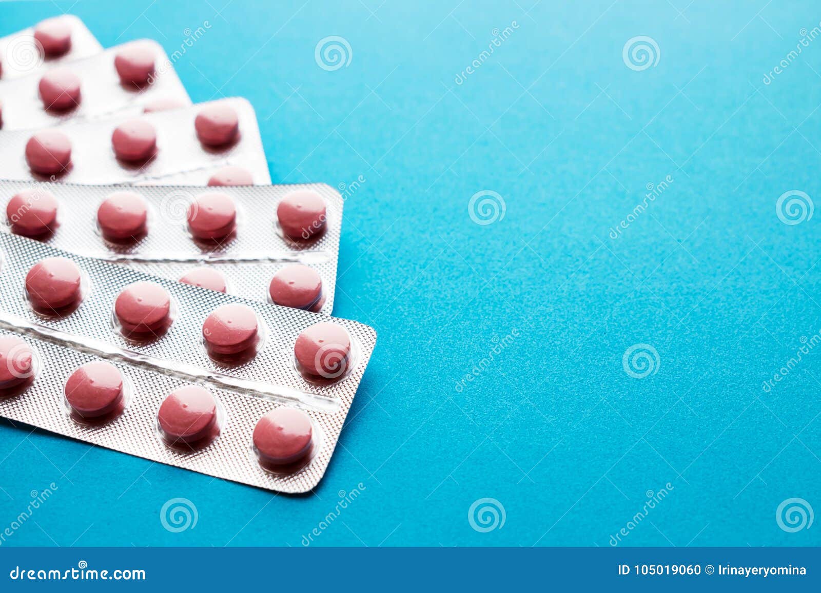 Розовые таблетки от температуры. Розовые таблетки. Антибиотик розовые таблетки. Энзим розовые таблетки. Розовая таблетка интересной формы.