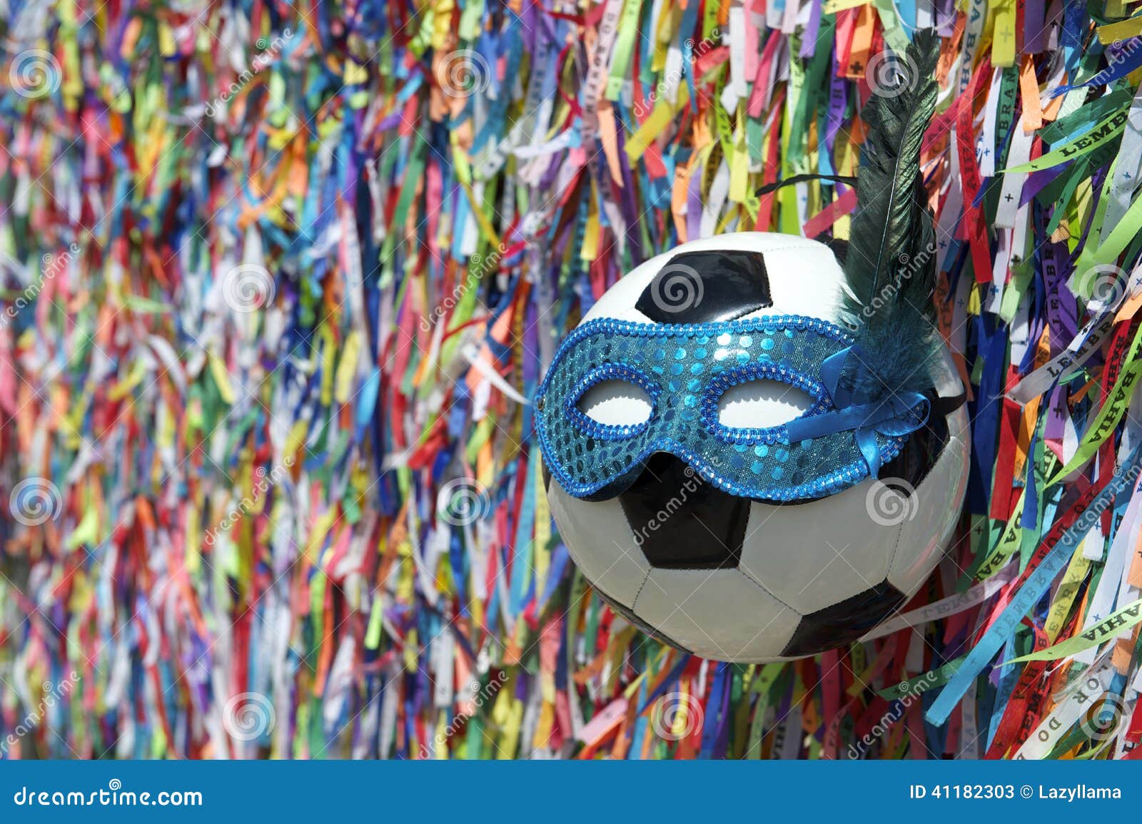 Rubans Brésiliens De Souhait De Masque De Carnaval Du Football Image stock  - Image du monde, brésil: 41182303