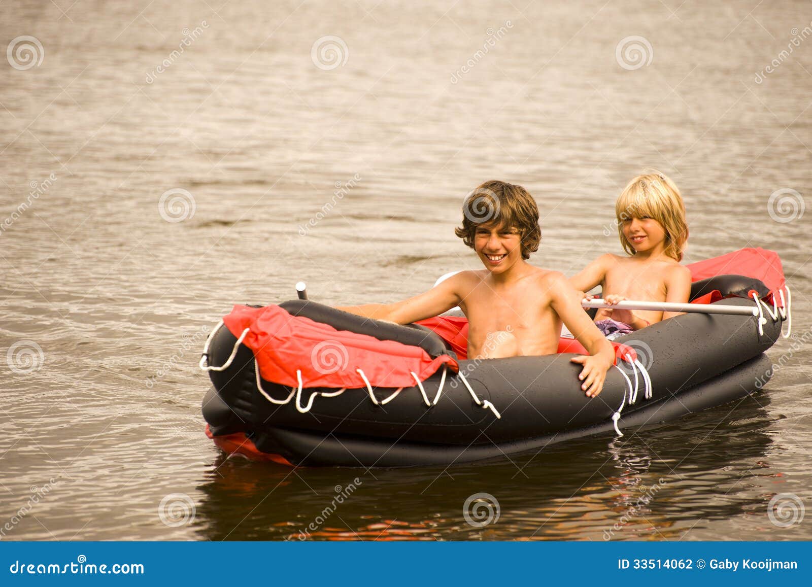 rubber boat stock photography - image: 33514062