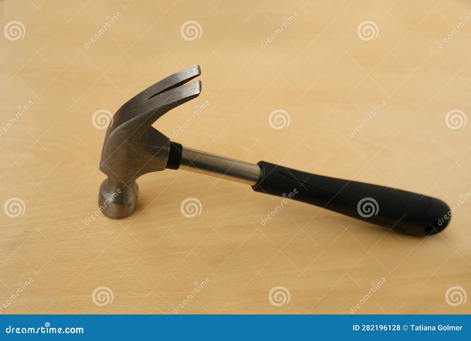 Rubberhandled Hammer with Nail Puller, Round Head for Fine Work