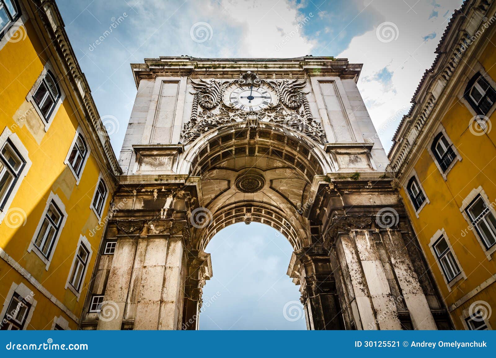 rue augusta arch on commerce square in lisboa