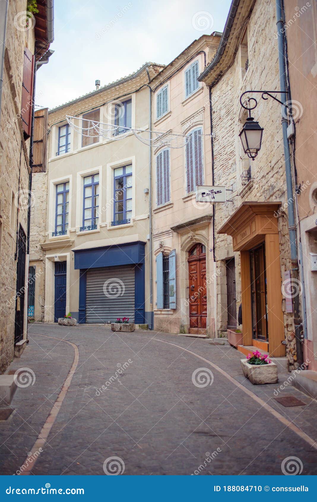 rue porte des marÃÂ©chaux, the way to abbey of saint-gilles, monastery in saint-gilles, southern france