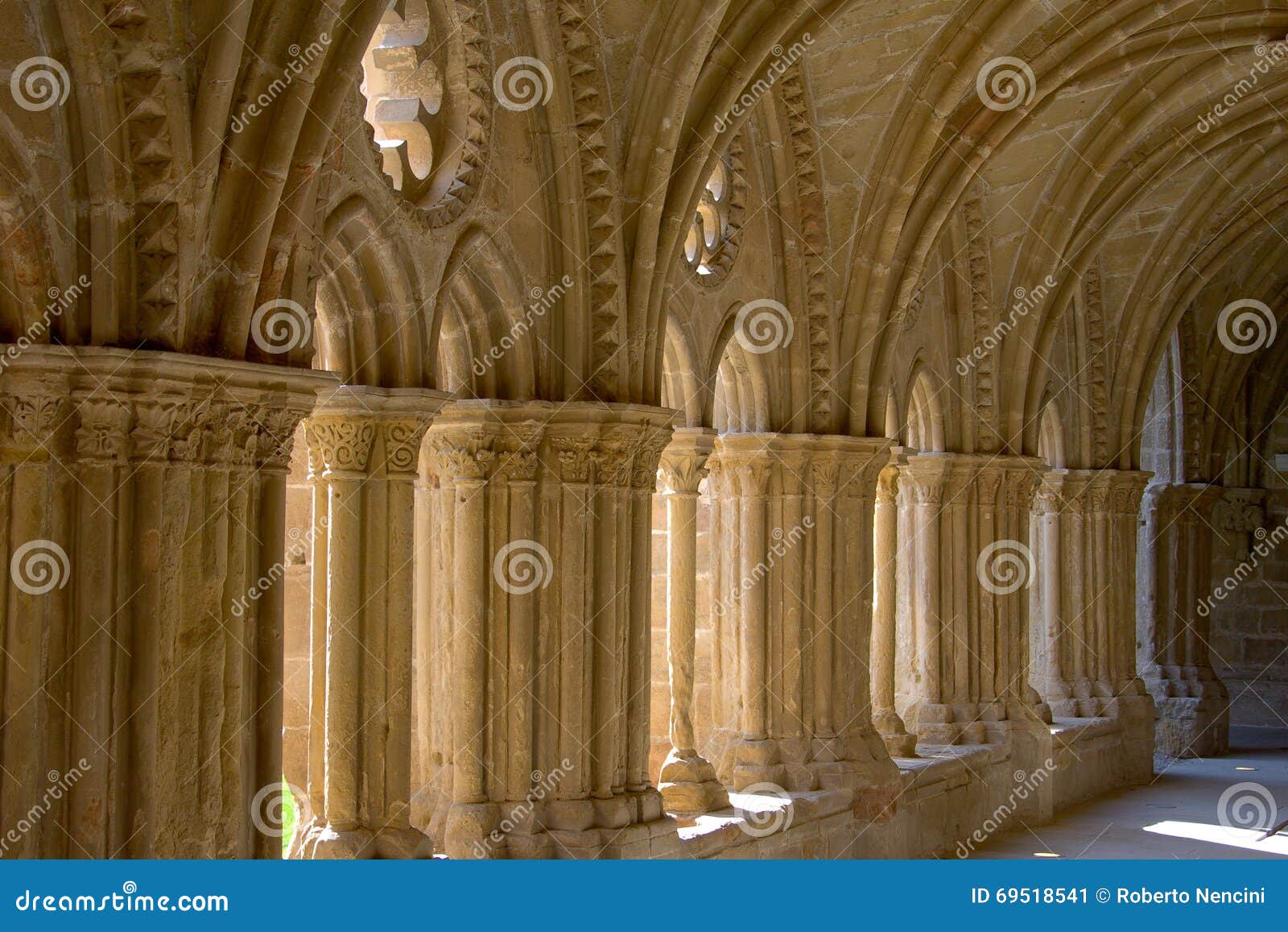 rueda monasterio, zaragoza, aragona, spagna