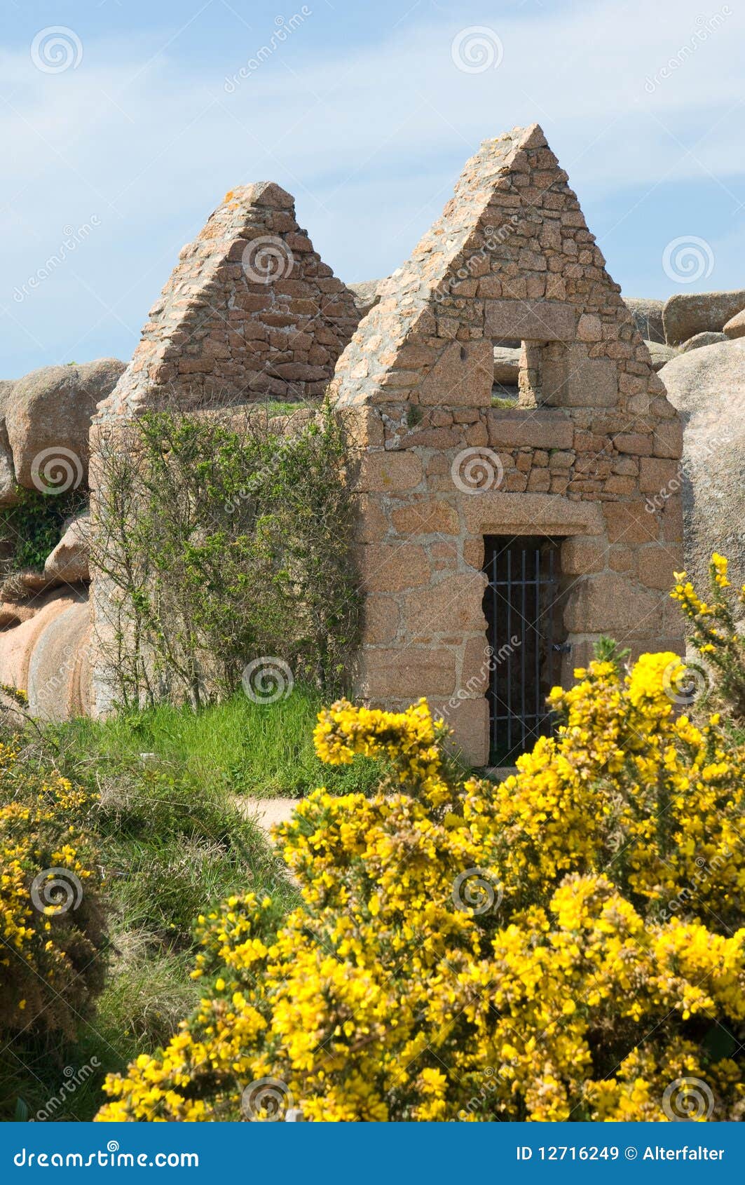 ruin of tax-collectors house