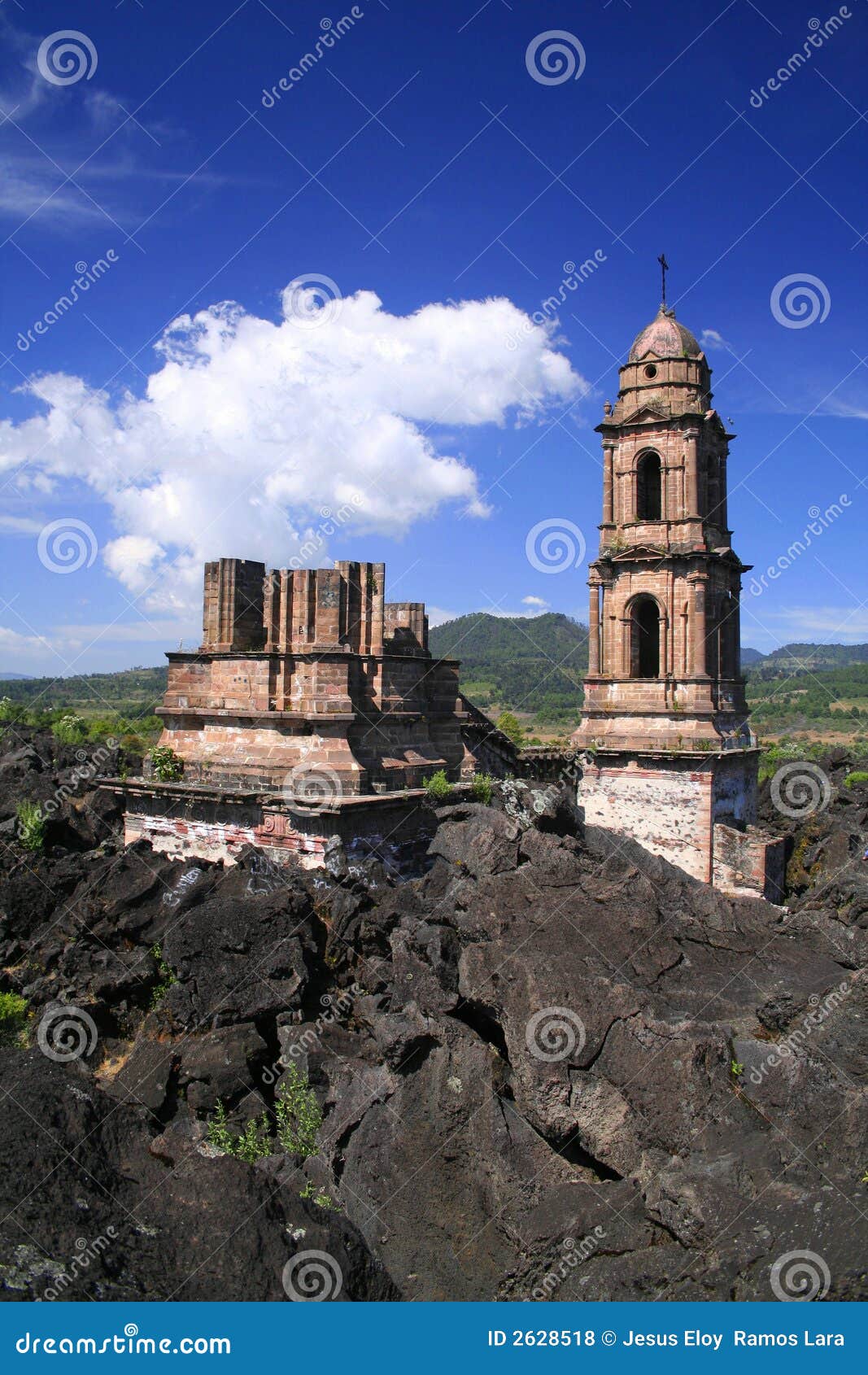 Ruinas de Paricutin foto de archivo. Imagen de paisajes - 2628518