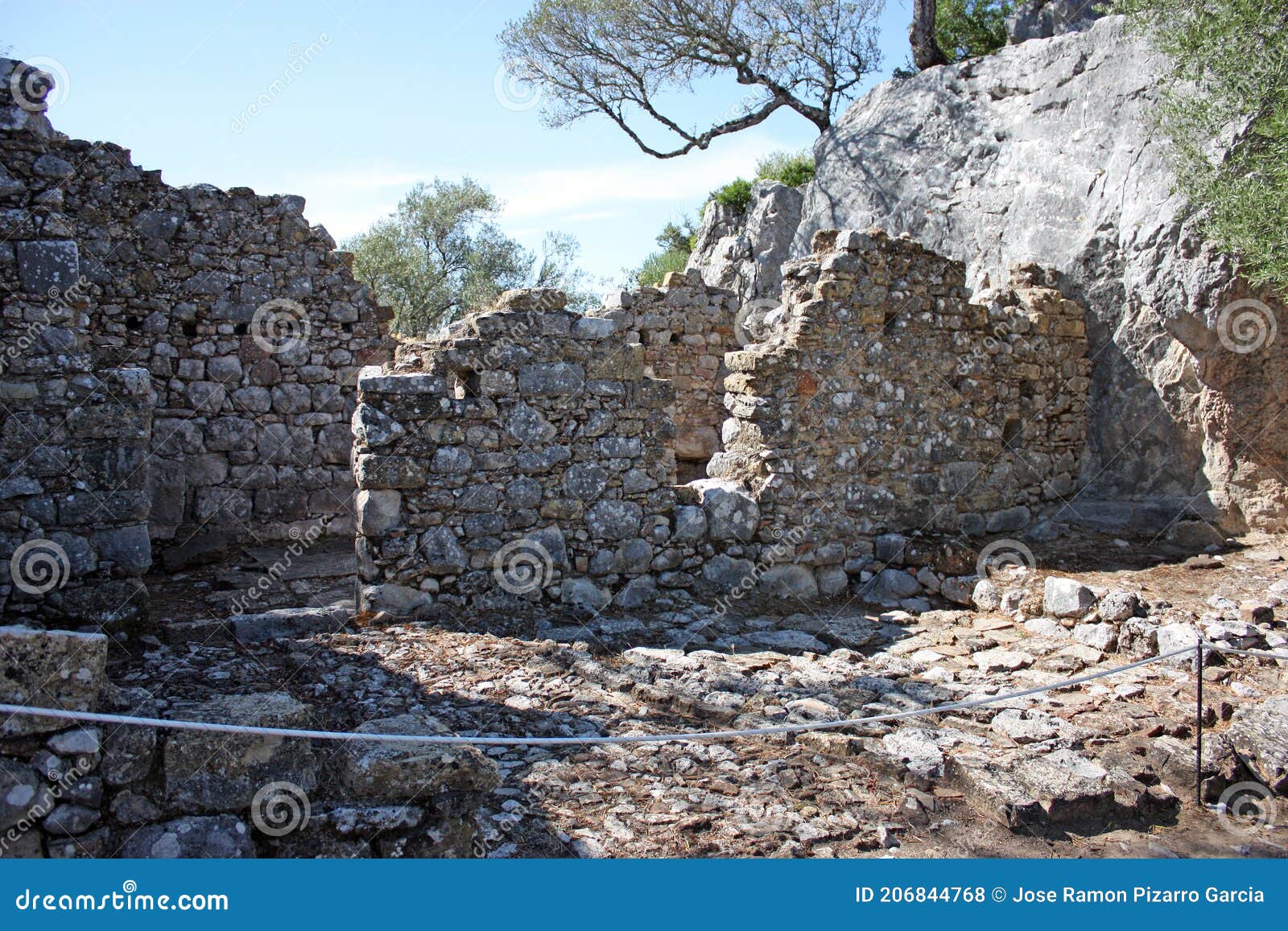 ruinas de una casa en la ciudad romana de ocuri en ubrique, provincia de cÃÂ¡diz espaÃÂ±a