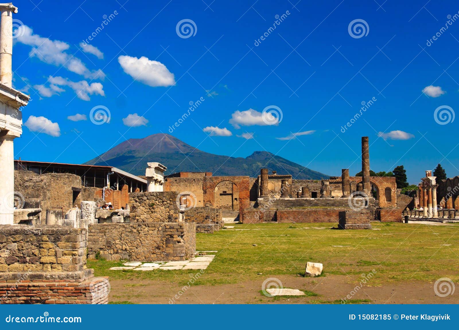 ruined building in pompei