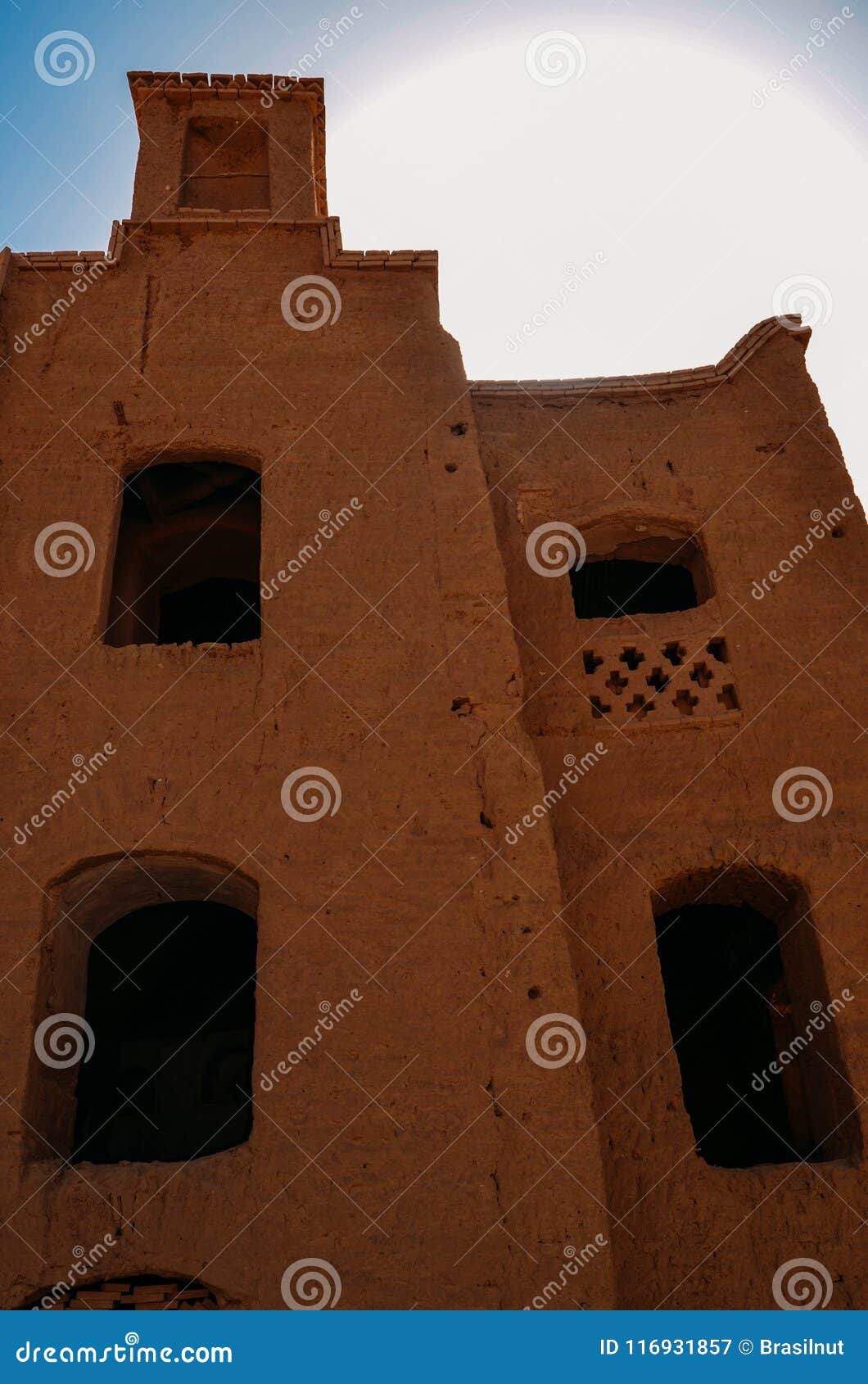 ruins of the abandoned mud brick city kharanaq near the ancient city yazd in iran