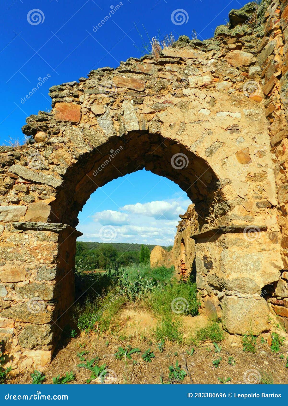 ruins of a ancient church in zamora province