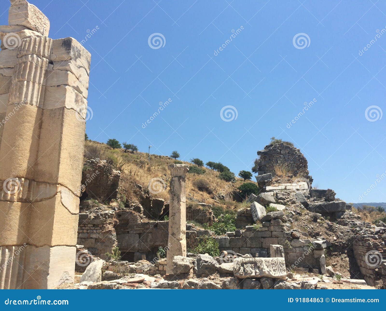 ruins of ephesus in turkey