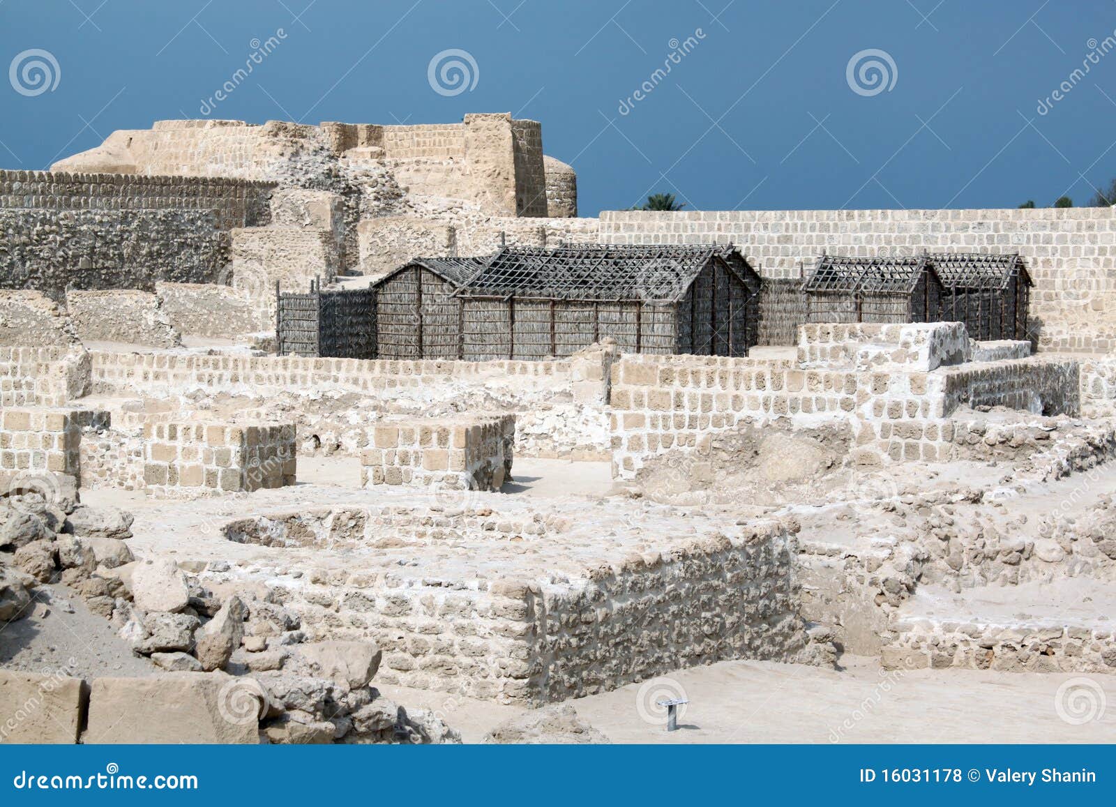 ruins in fort bahrein