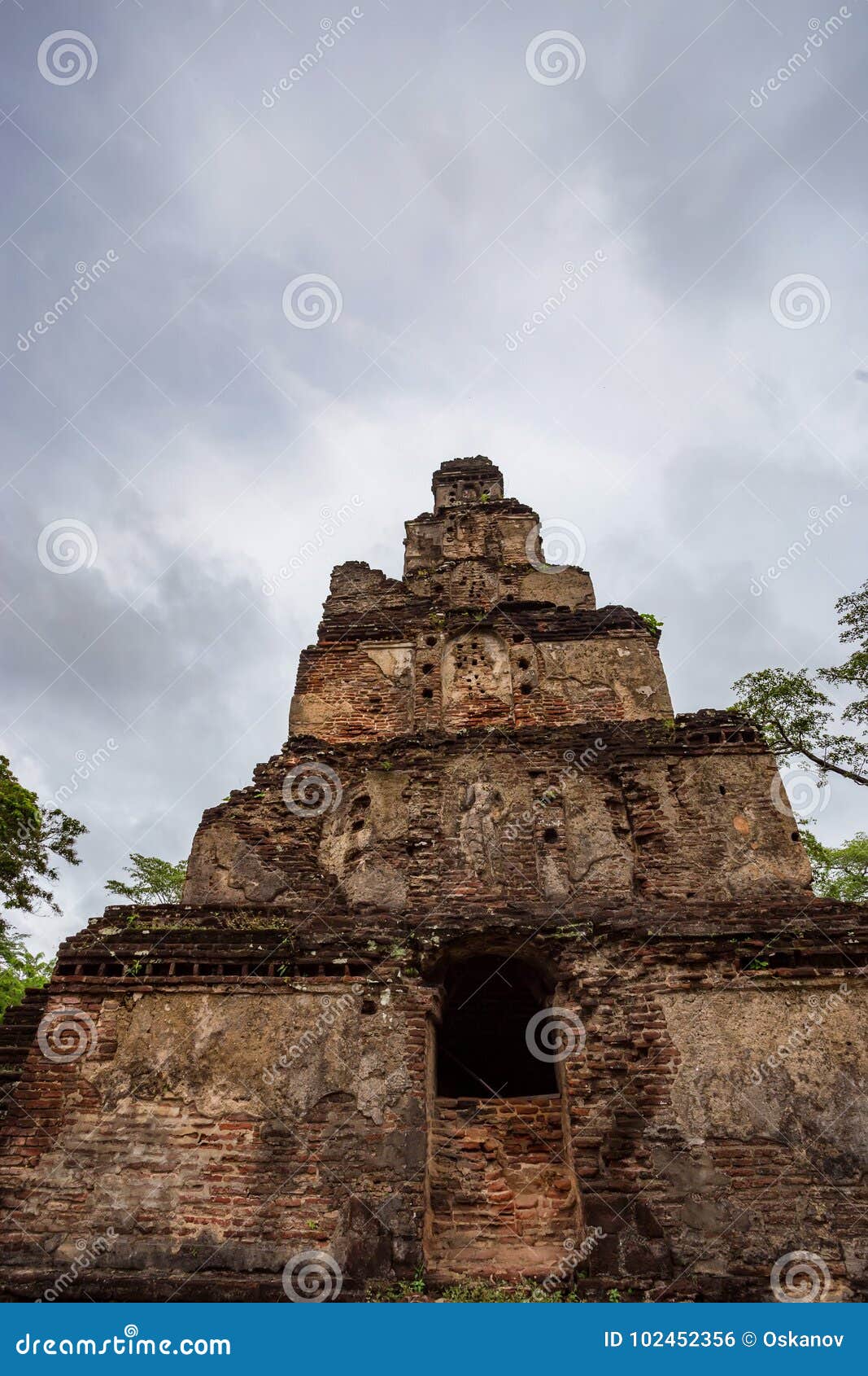 ruins of satmahal prasada in polonnaruwa