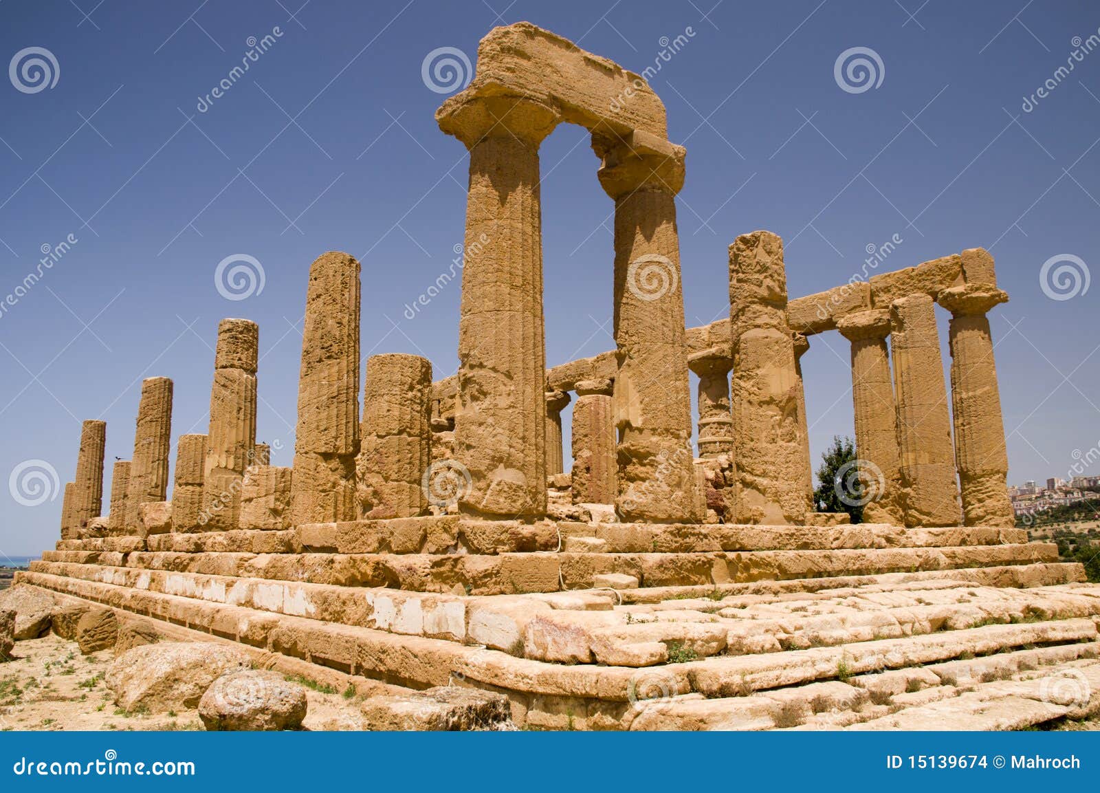 the ruins of temple of hera (juno) lacinia