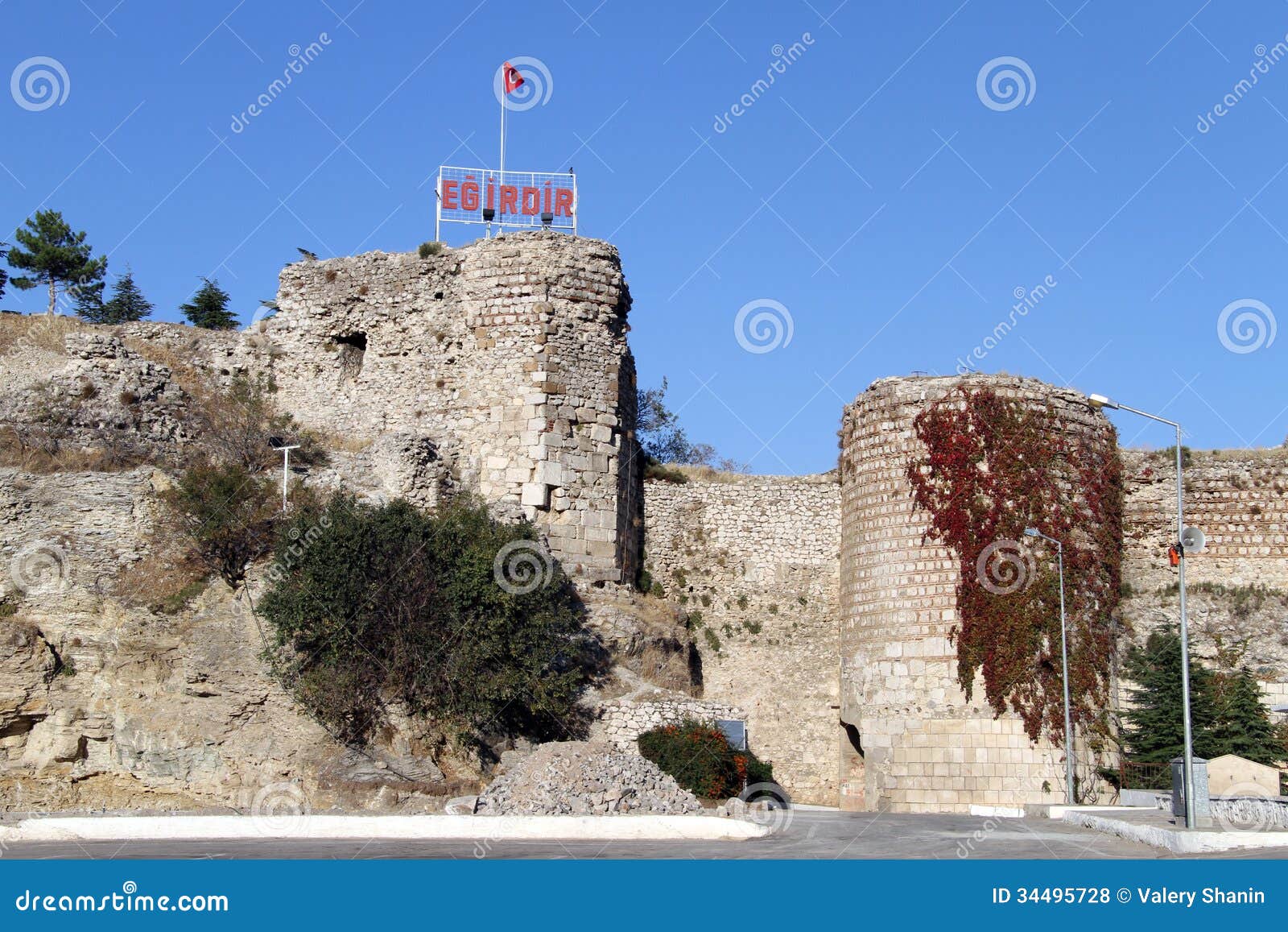 Ruiny forteca. Ruiny stary rzymski forteca w Egirdir, Turcja