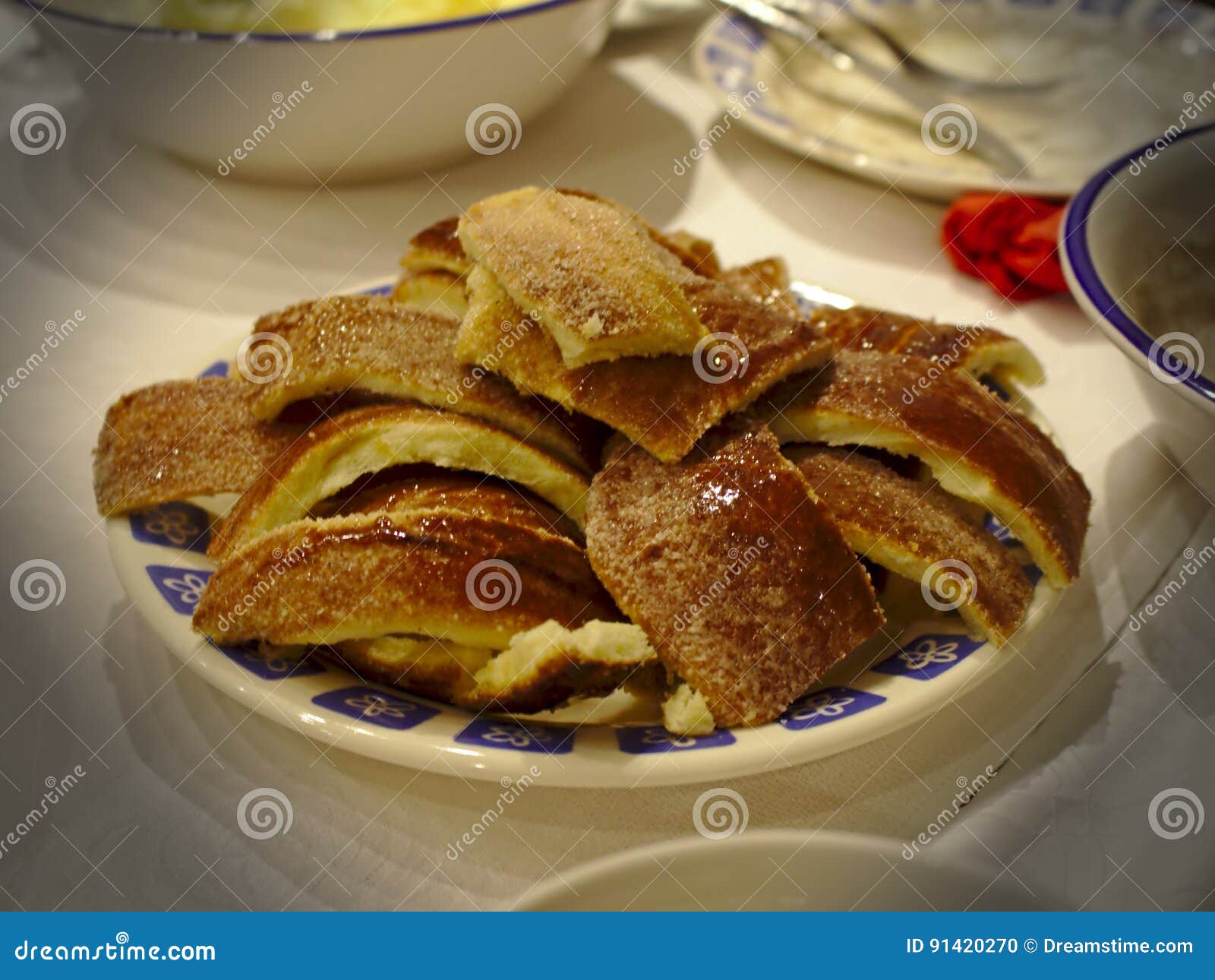 Rumänsk spottad kaka som kallas kurtoskalacs