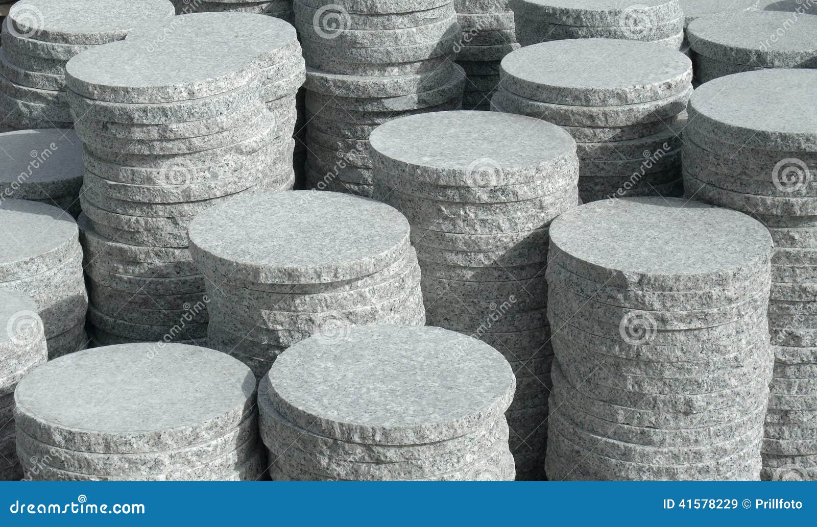 Runde Steinplatten stockbild. Bild von rund, gebäude