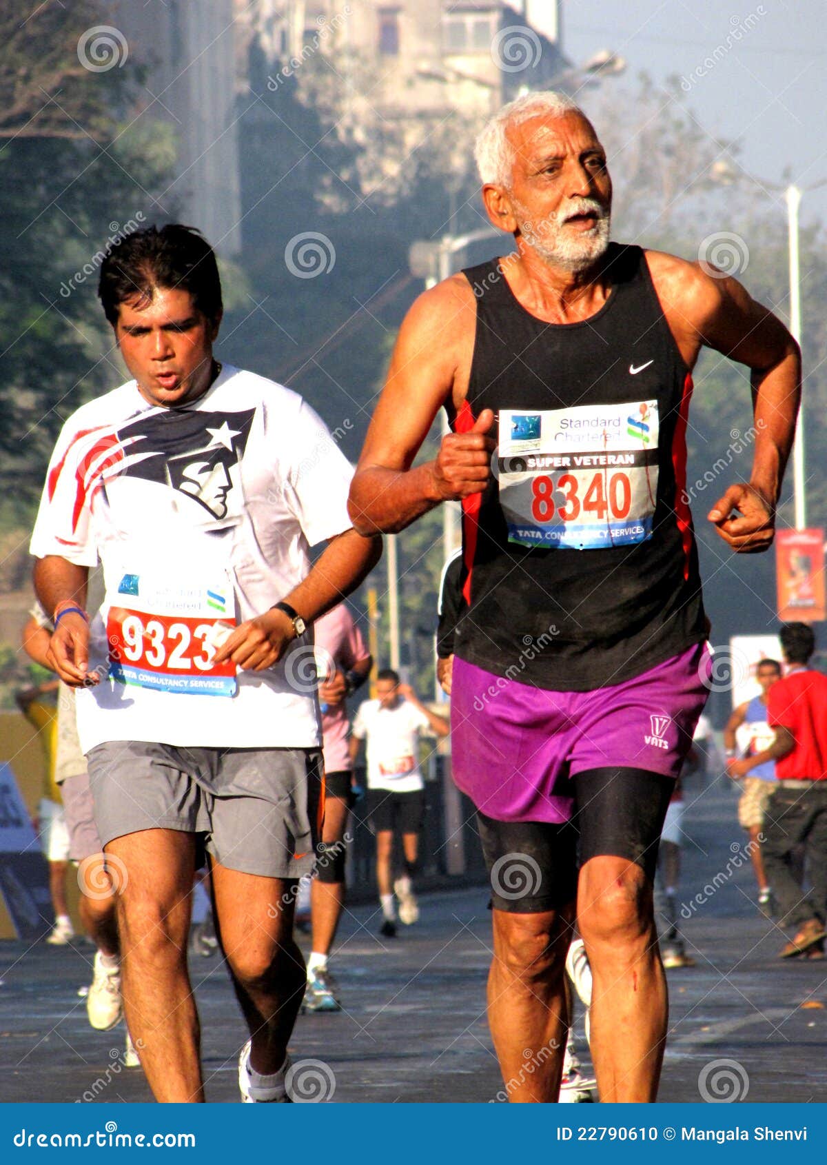 Runner in Mumbai Marathon 2010 Editorial Image Image of morning