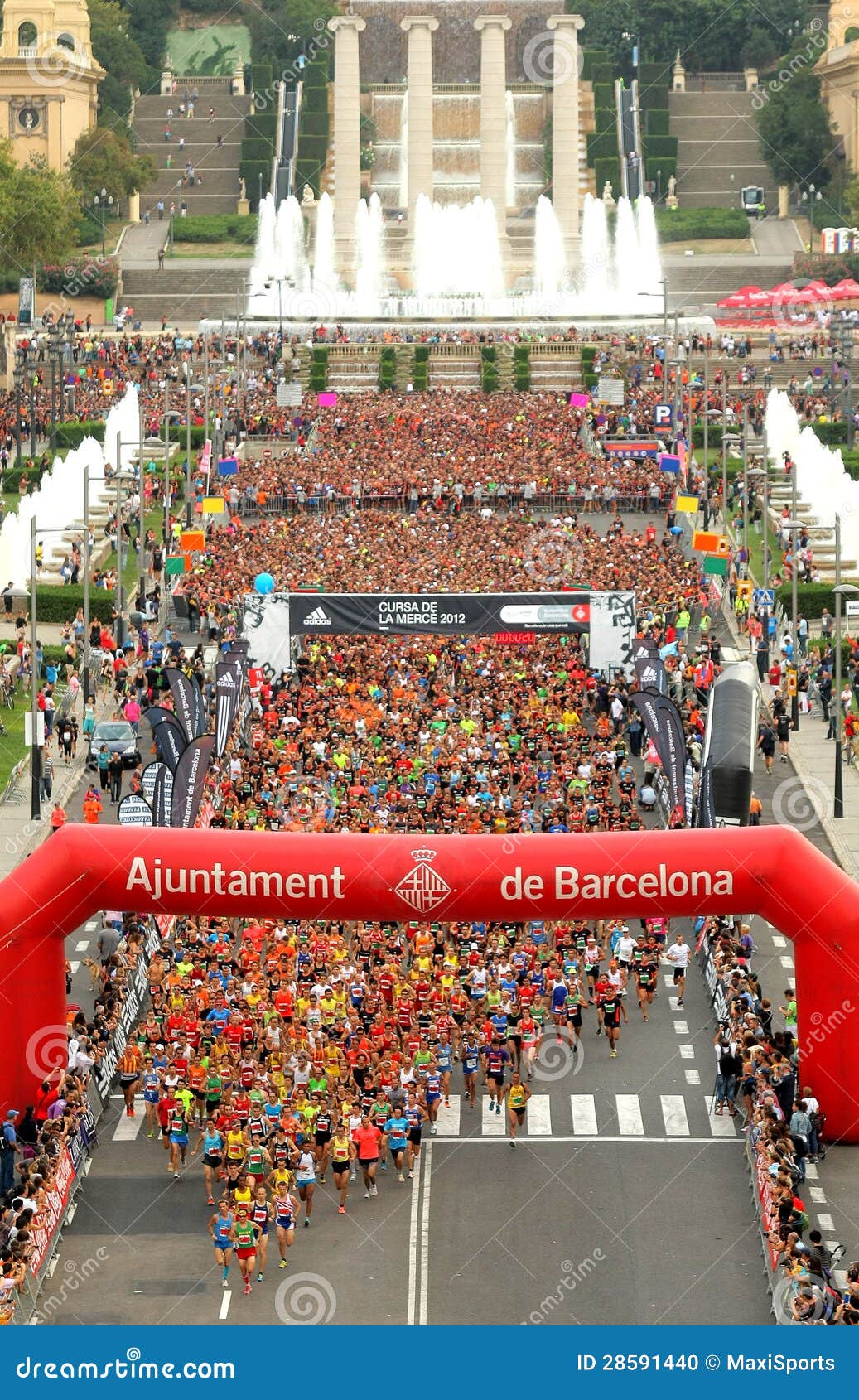 Runners on of La Cursa De La Merce Editorial Image - Image of movement: 28591440