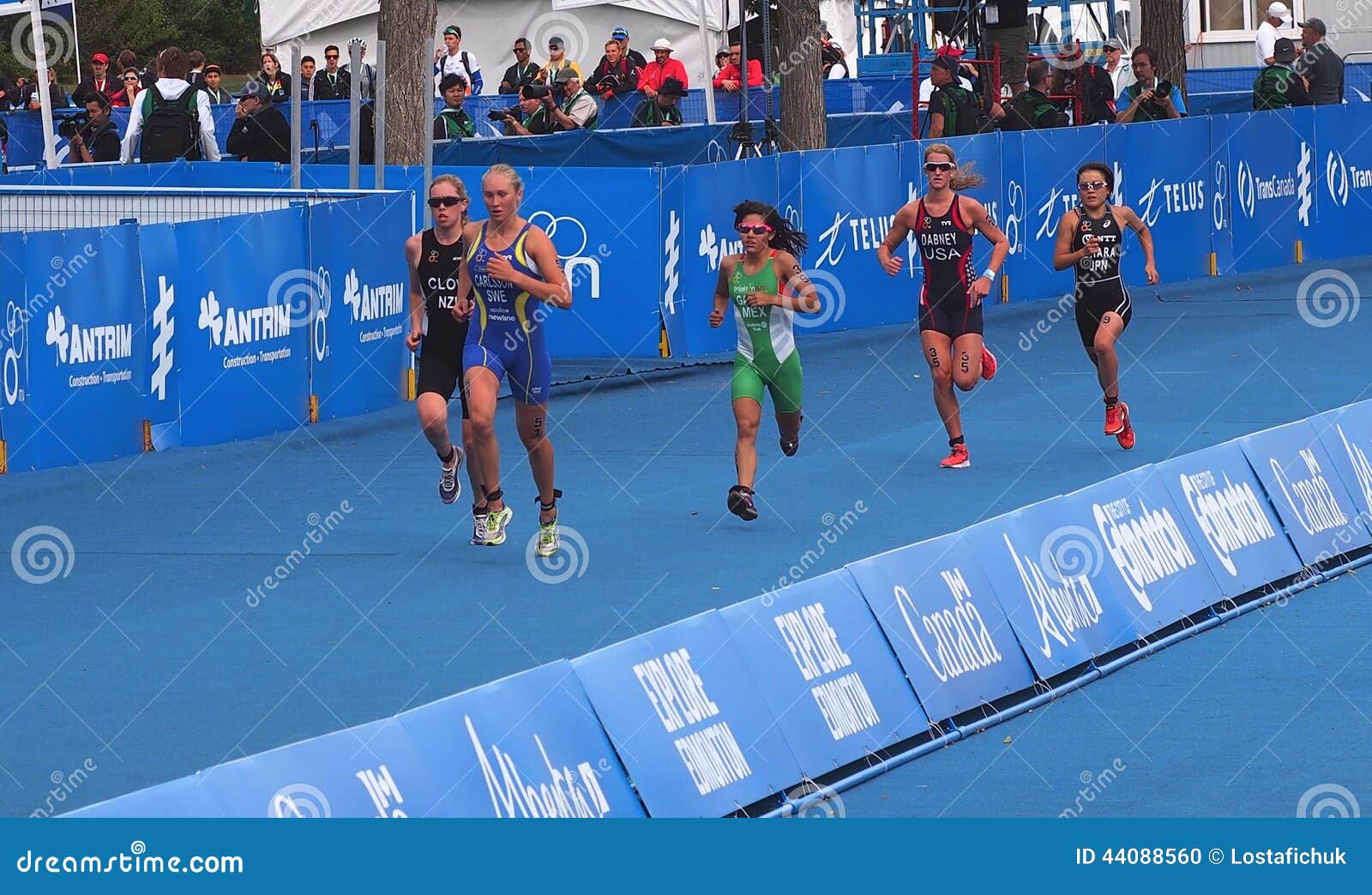 Runners at Triathlon editorial image. Image of running 44088560