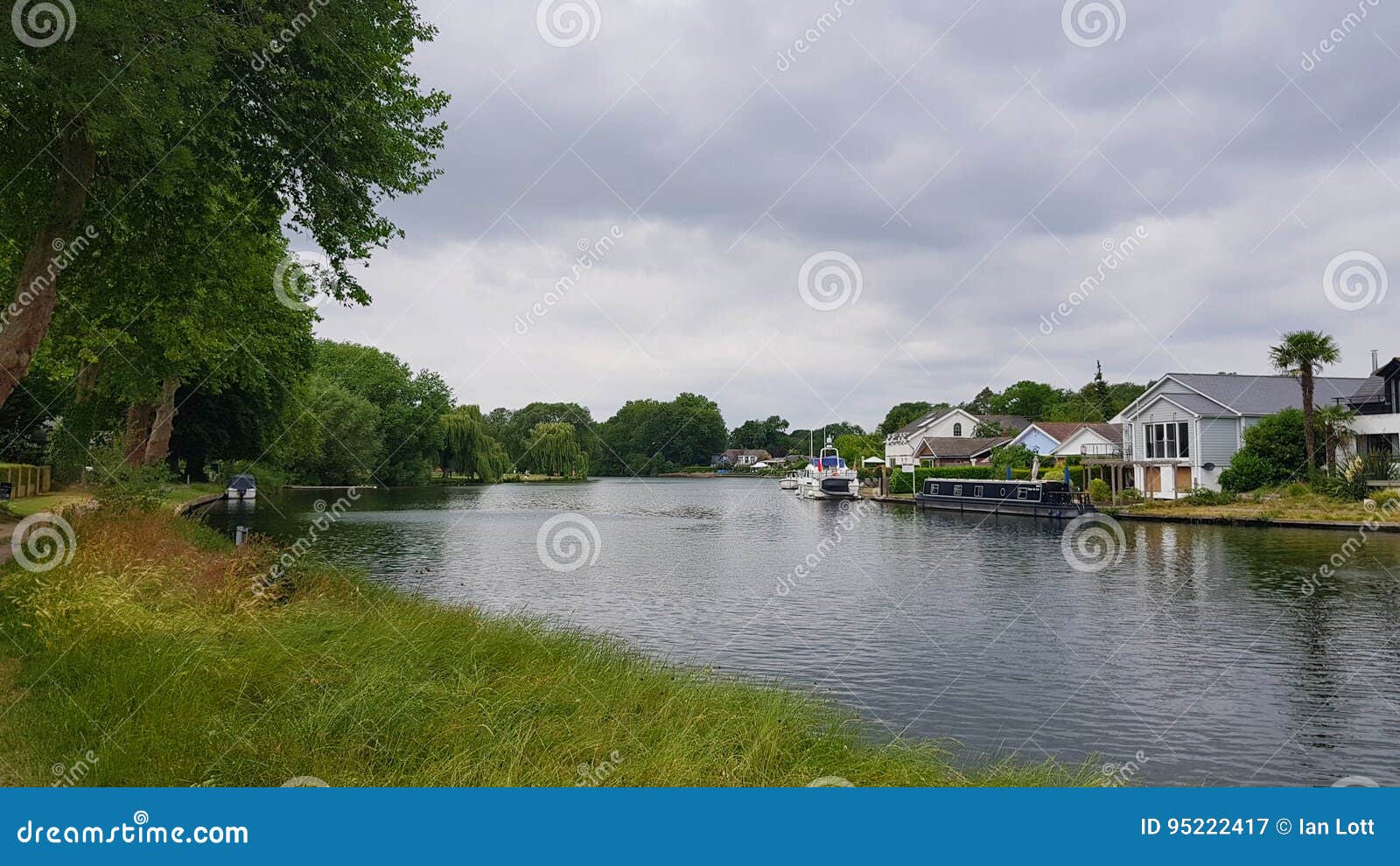 Runnymede on the Thames stock image. Image of boating 95222417