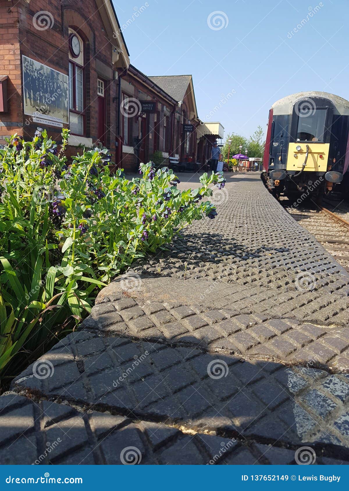 Rushden station stock image. Image of station, train 137652149