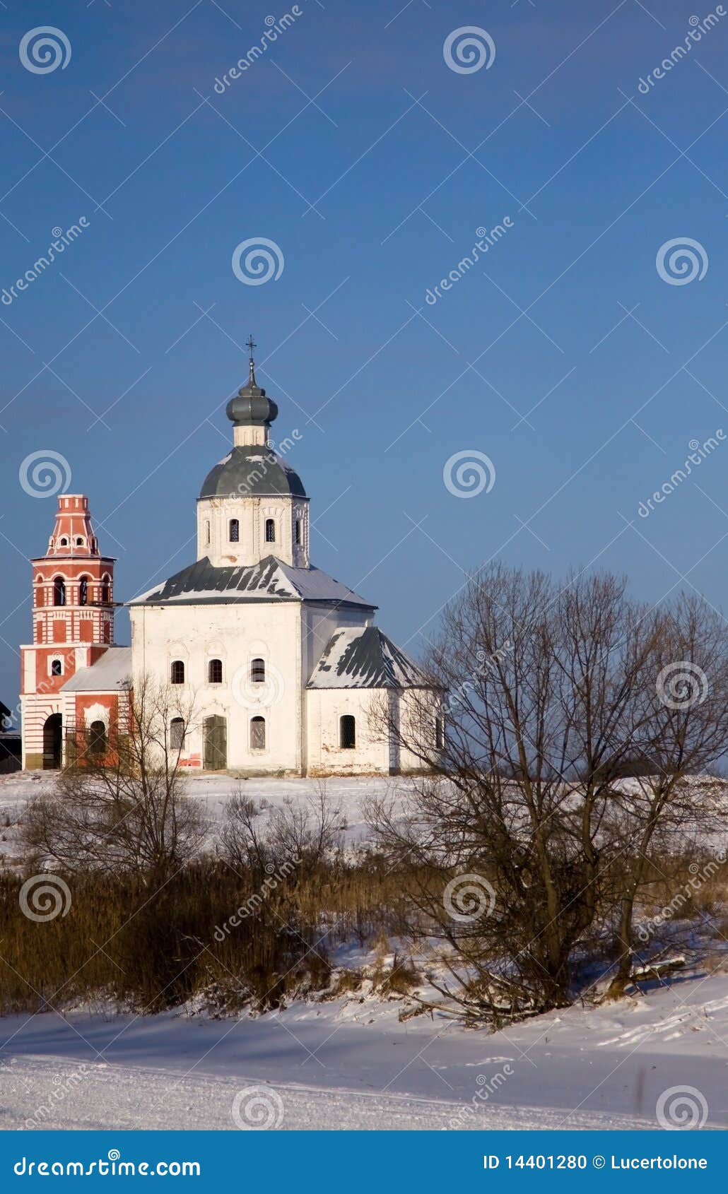 Rusland. Suzdal. De winter. De gouden Ring van Rusland. Suzdal. Ilya (Elijah) de Kerk van de Helderziende