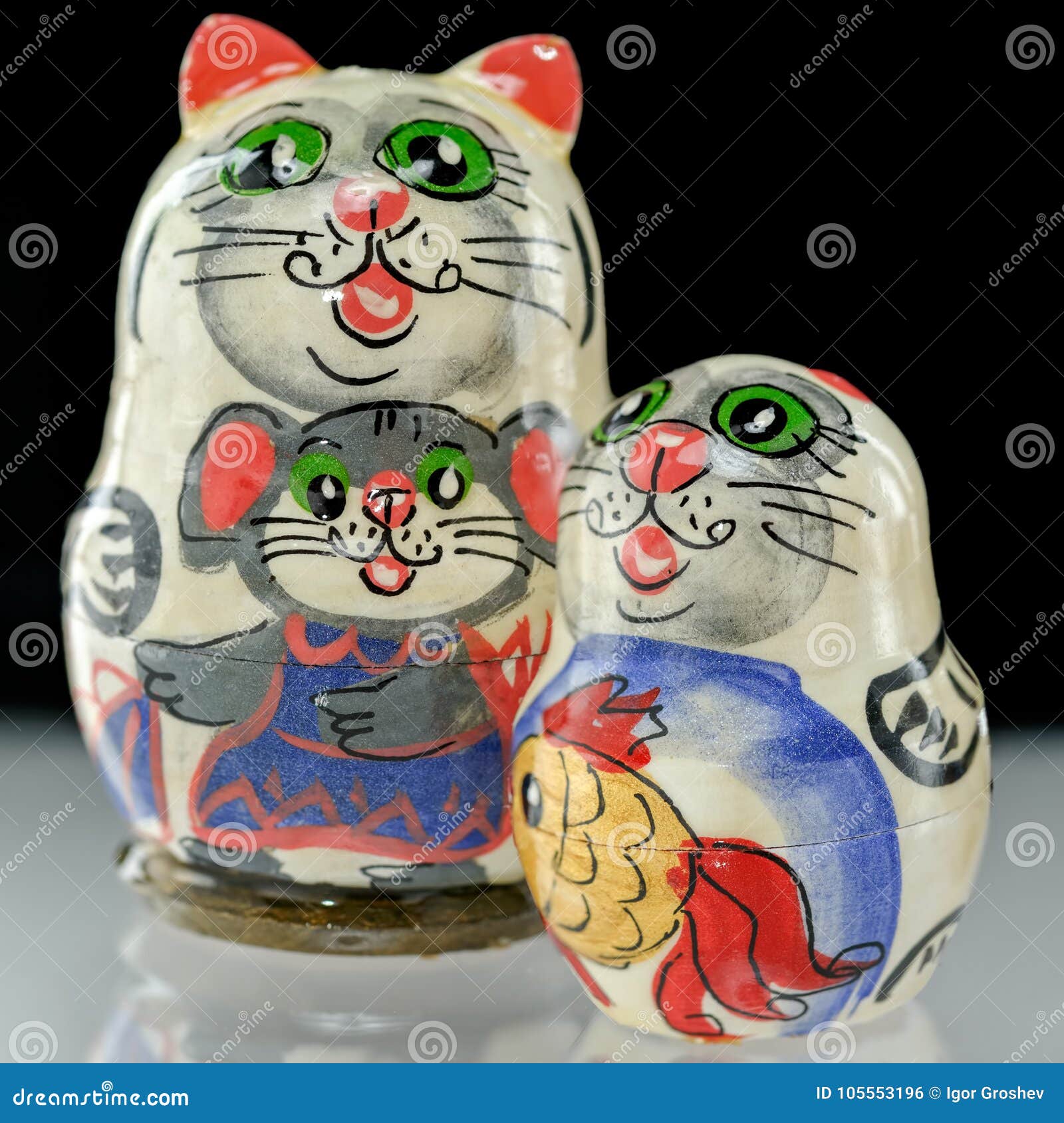 Russe Cat Nesting Doll stockfoto. Bild von schätzchen 105553196