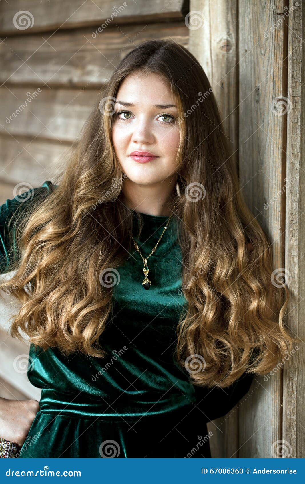 https://thumbs.dreamstime.com/z/russian-beauty-woman-green-dress-67006360.jpg