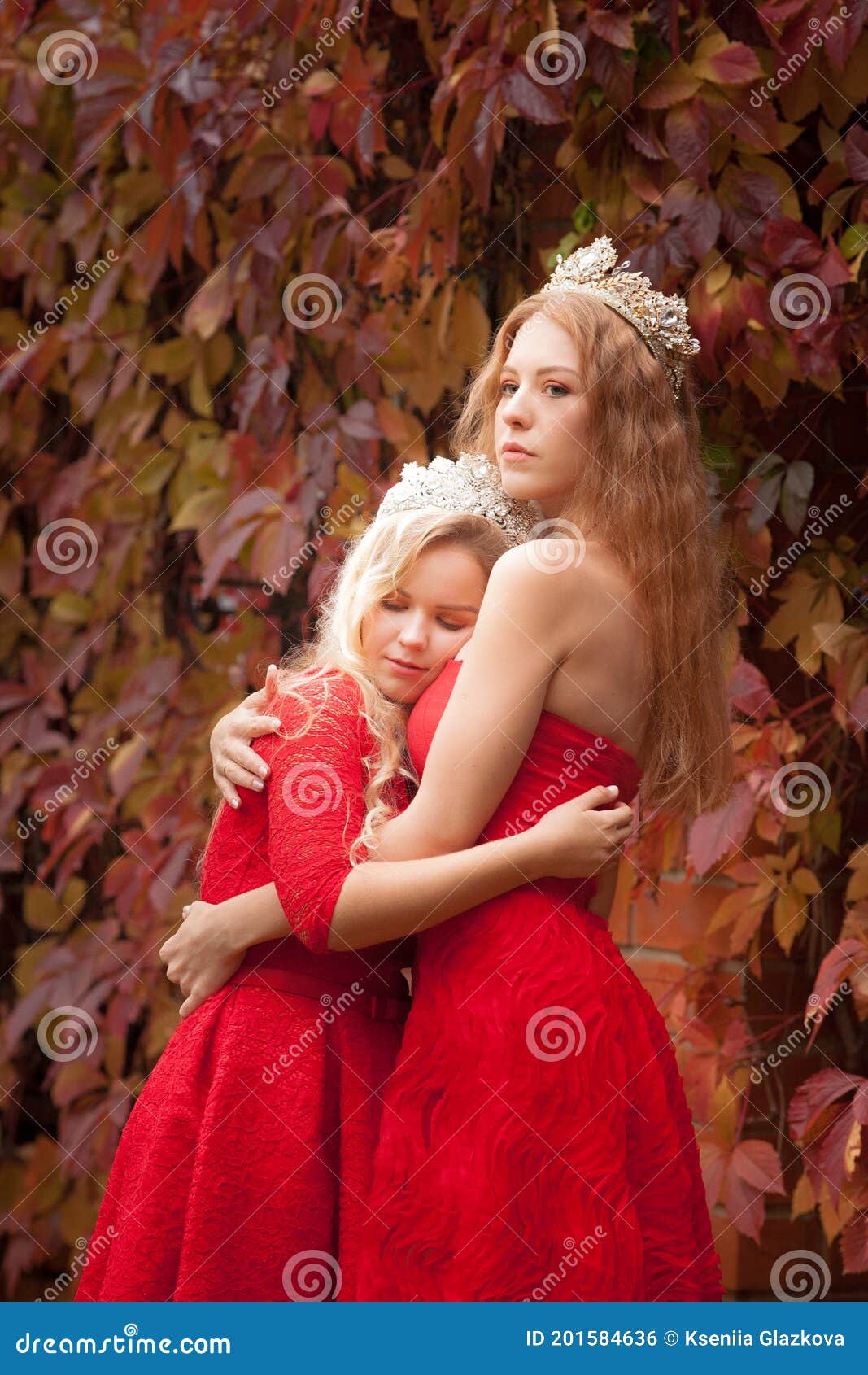 Russian Girls are Beautiful. Russian National Traditions. Sisters in ...