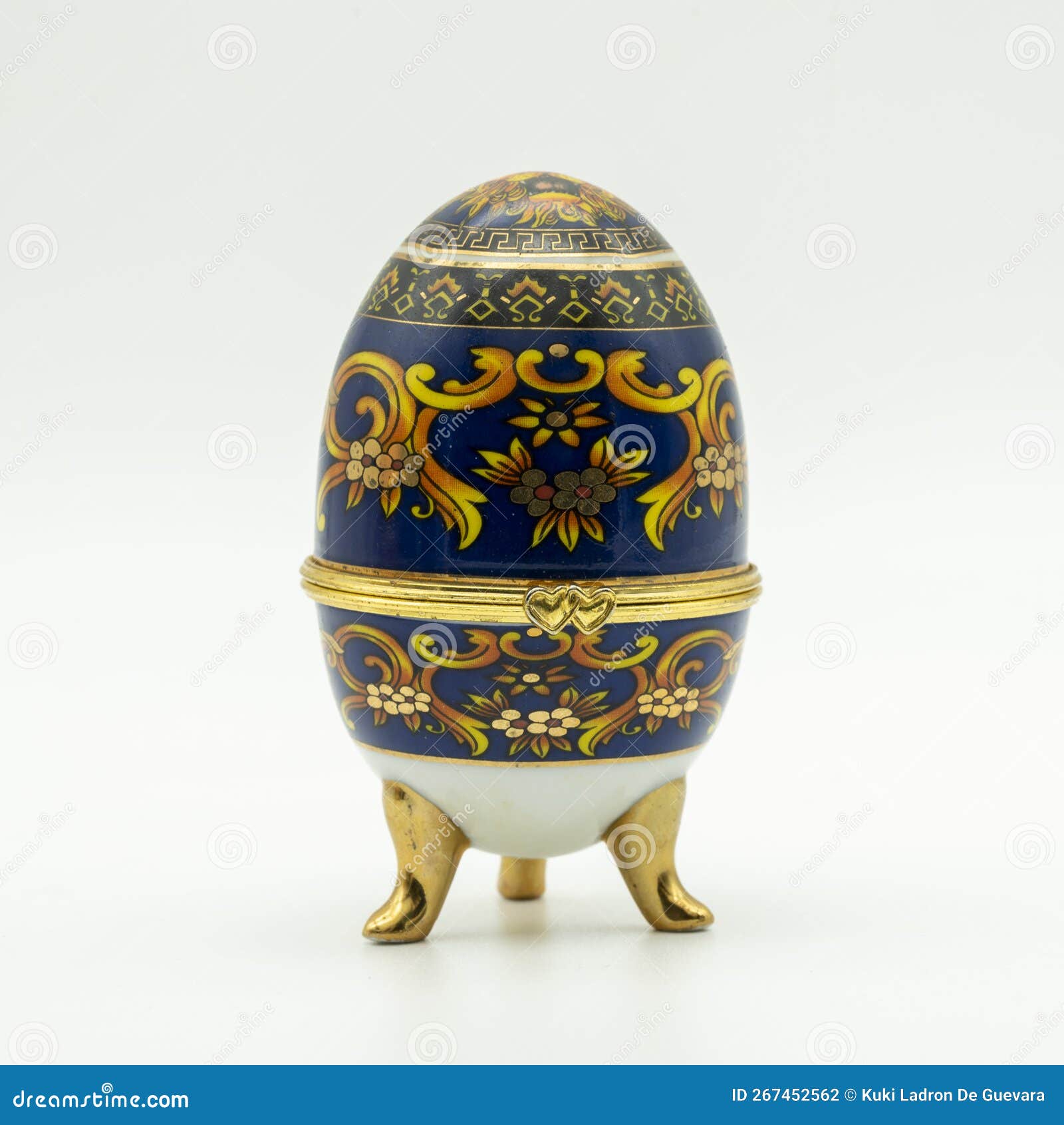 russian typical decorated eggs