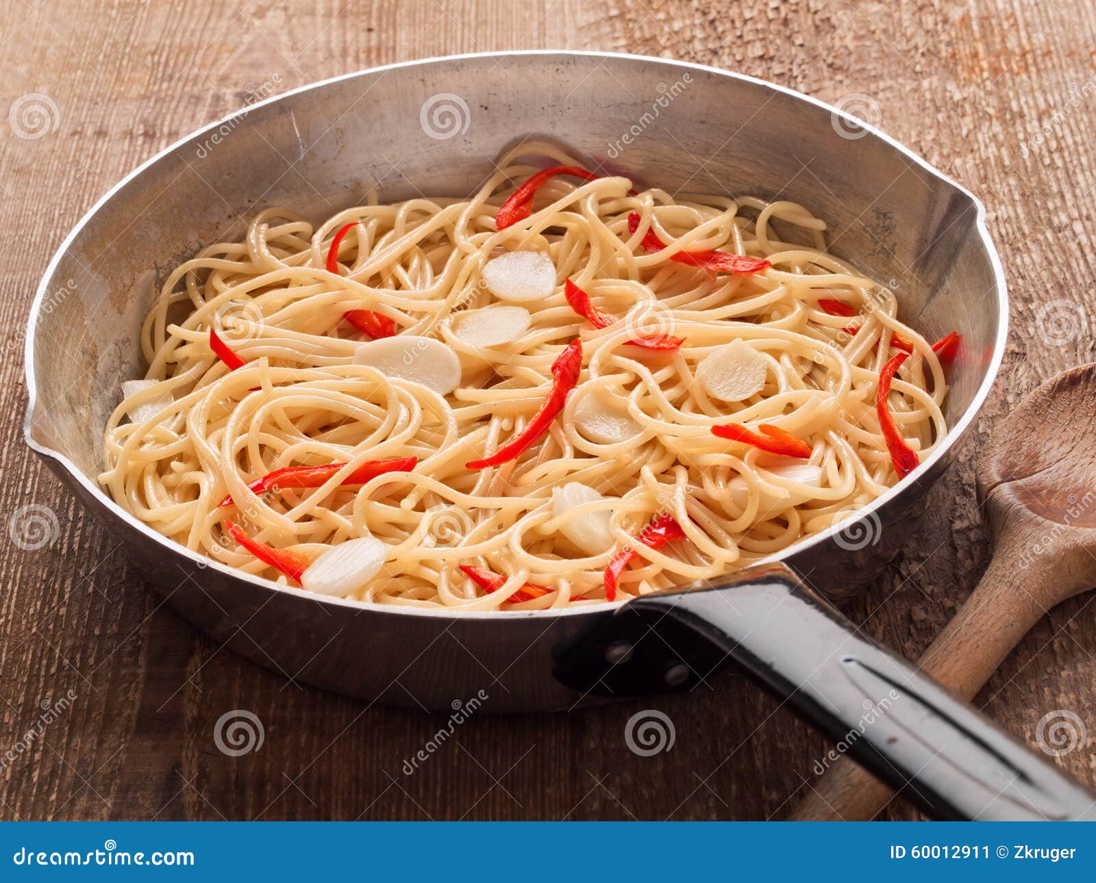 rustic traditional italian aglio olio spaghetti pasta