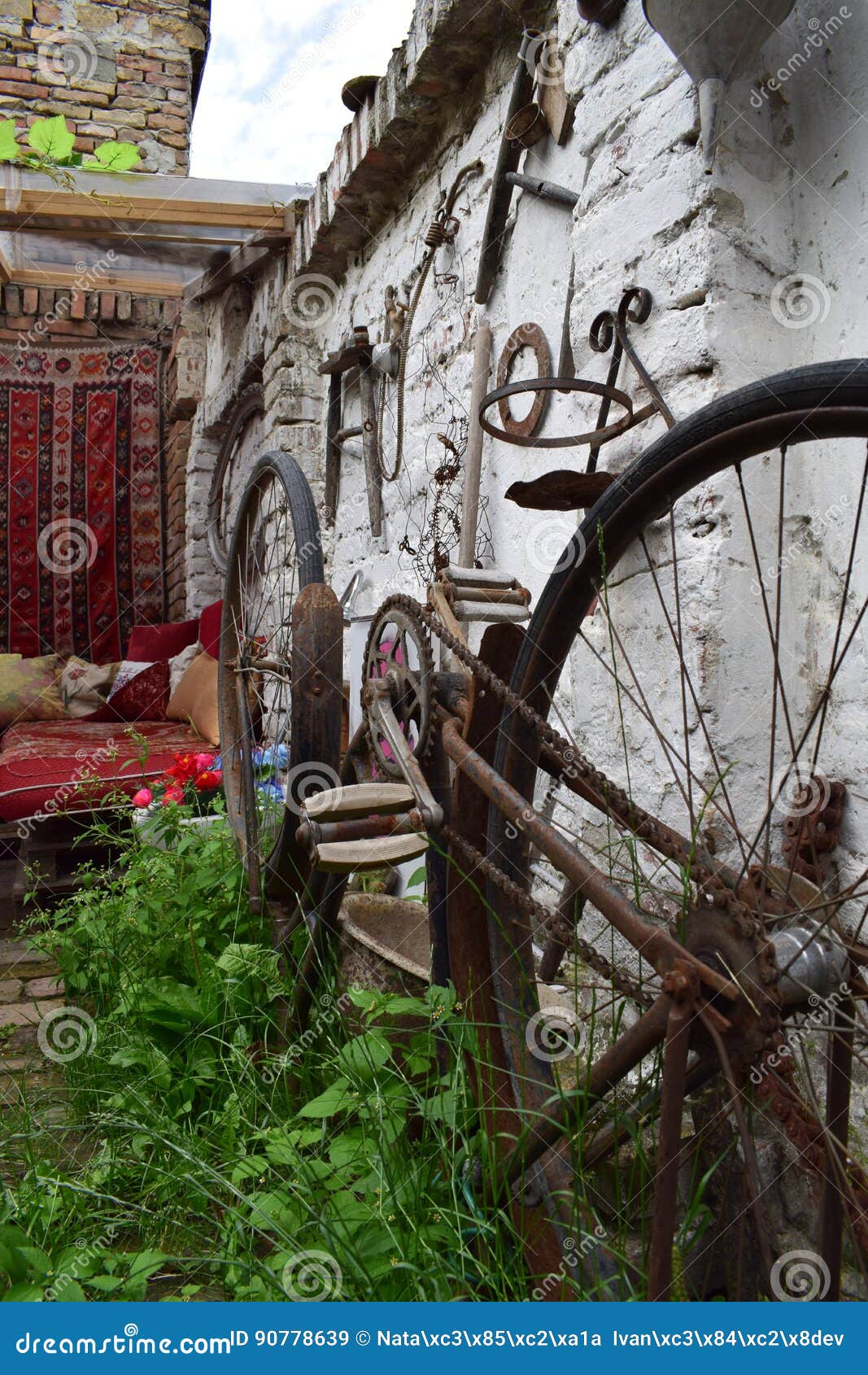 Rusty bike upside down stock image. Image of bicycle 90778639