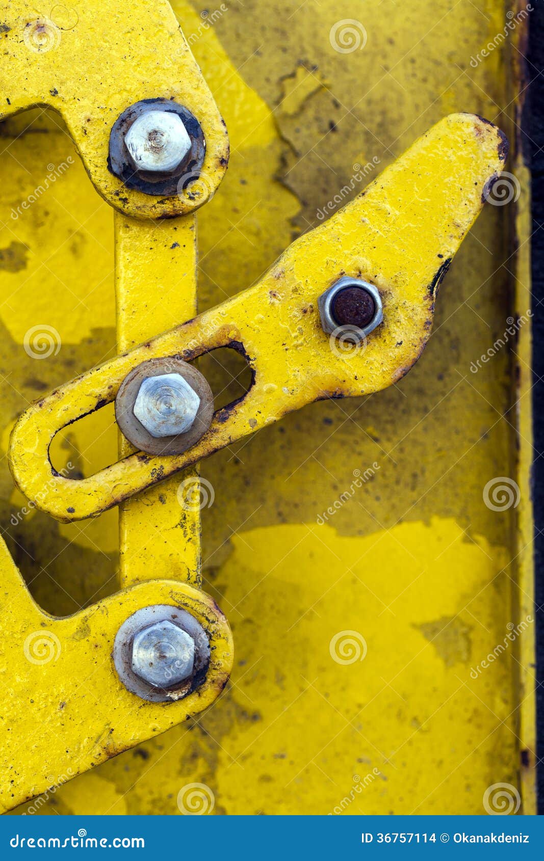 Rusty Metal Door photo stock. Image du subsistance, grille 36757114