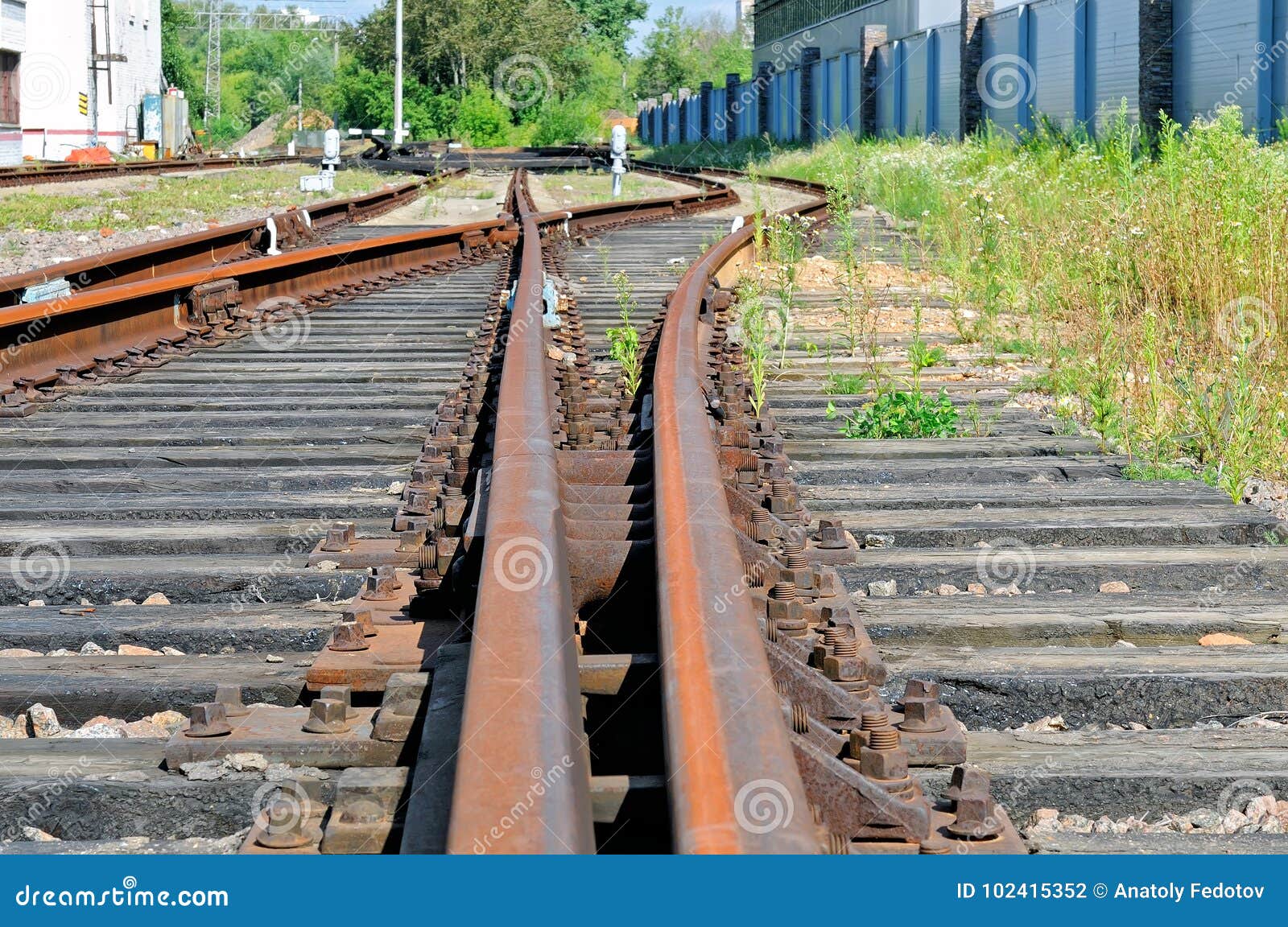 Rusty Rails: Abandoned Rail Photos