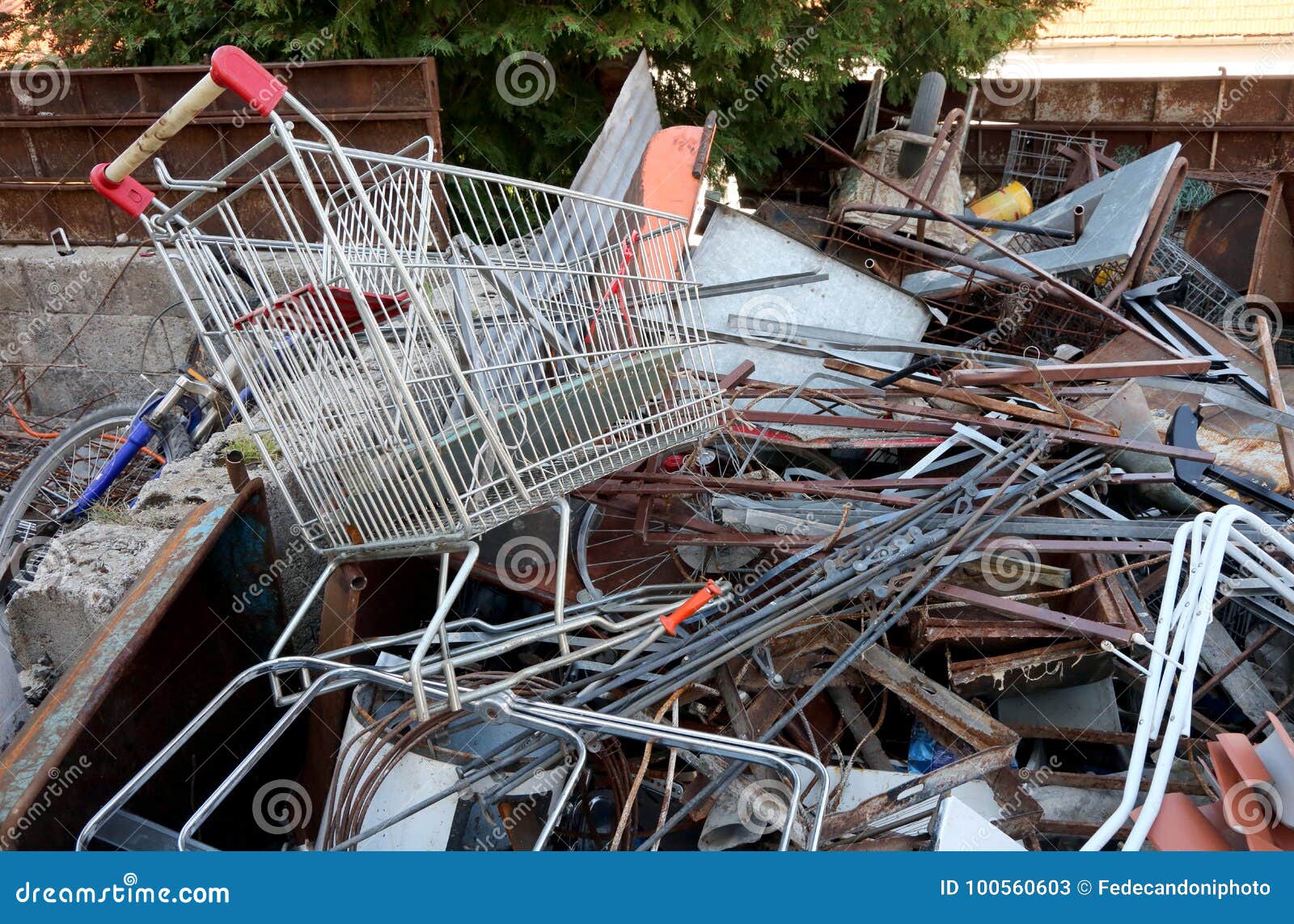 https://thumbs.dreamstime.com/z/rusty-shopping-trolley-recycling-ferrous-material-rusty-shopping-trolley-recycling-ferrous-material-disposal-100560603.jpg