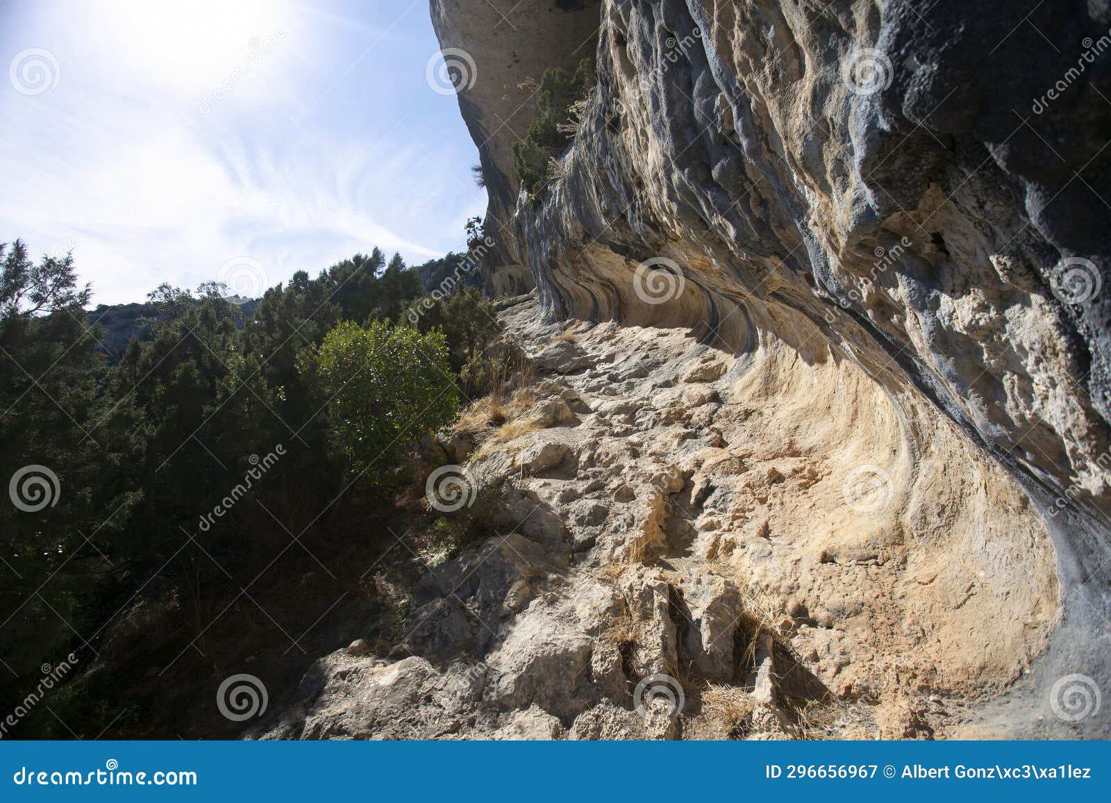 ruta del abrigo de chimiachas in sierra de guara in huesca, spain.