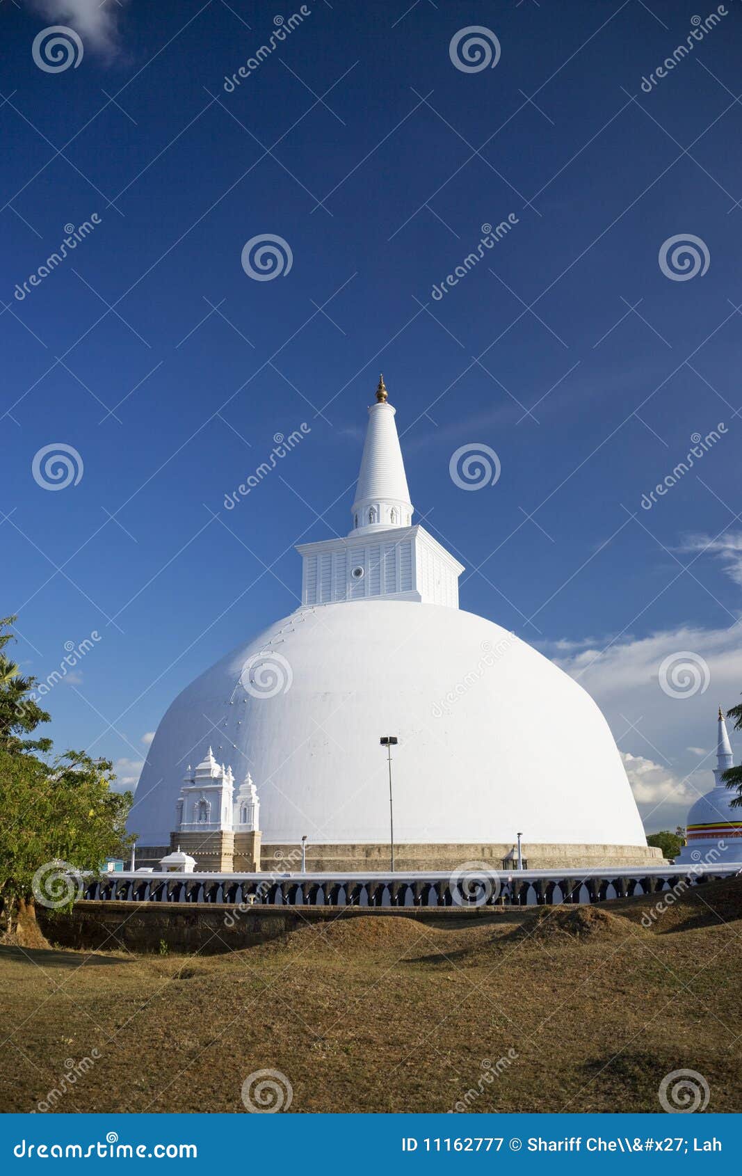 ruvanveli dagoba, anuradhapura, sri lanka