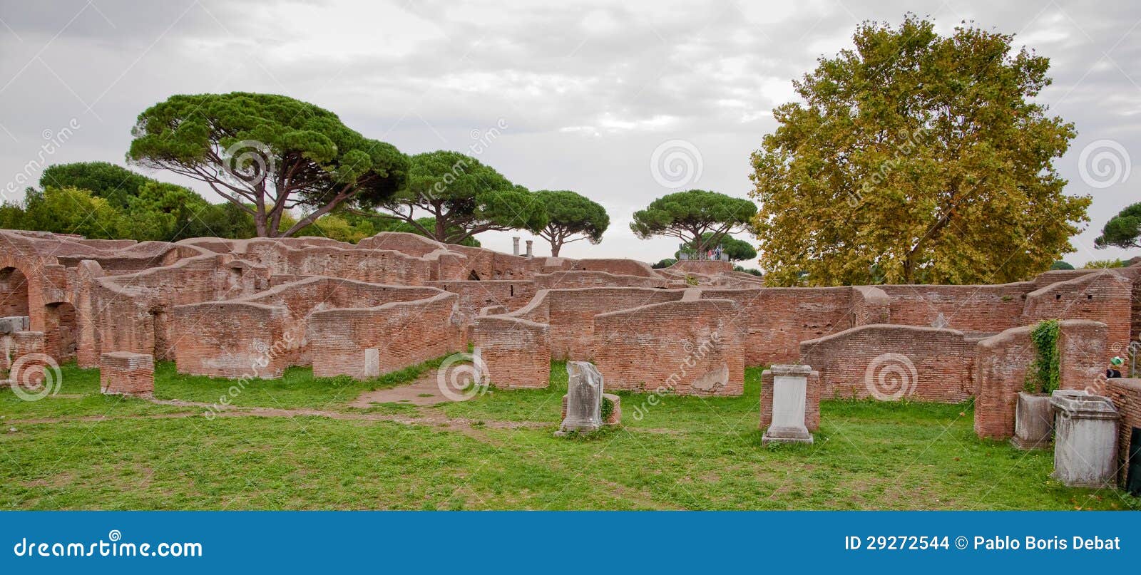 Ruínas do caserma dei vigili del fuoco em Ostia Antica - Roma - Italia