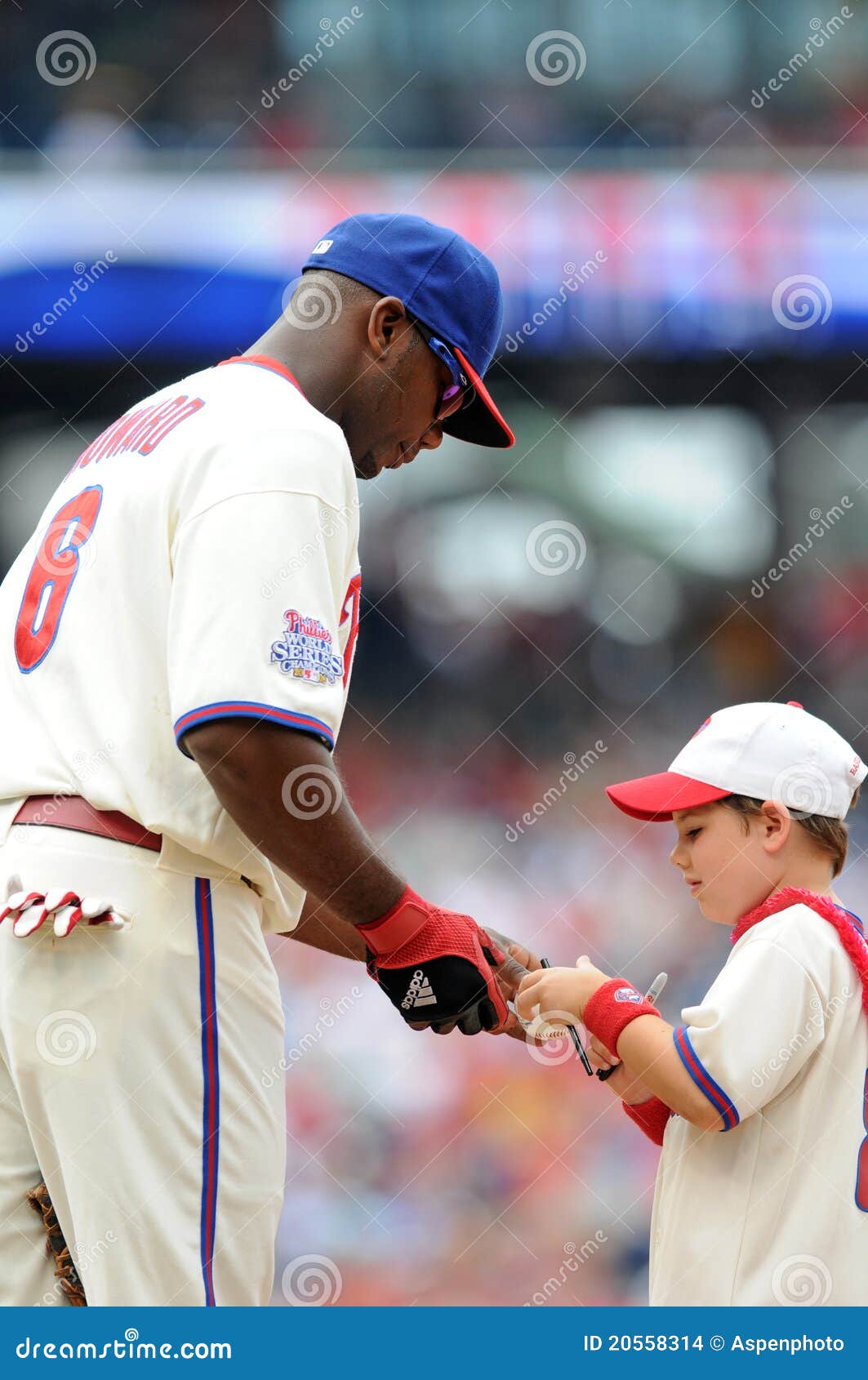 Ryan Howard - Autograph for Young Fan Editorial Stock Image - Image of  athlete, baseball: 20558314