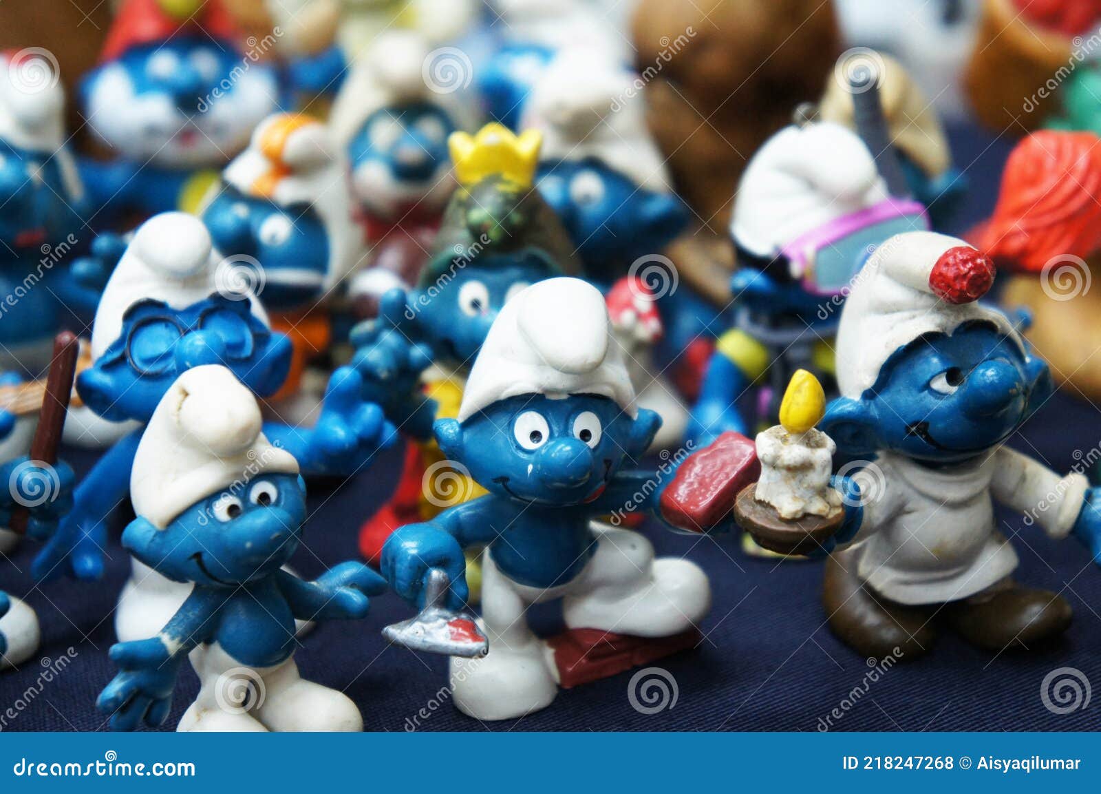 Sélectif Concentré De Fiction Dessin Animé Action Figurine Smurfs