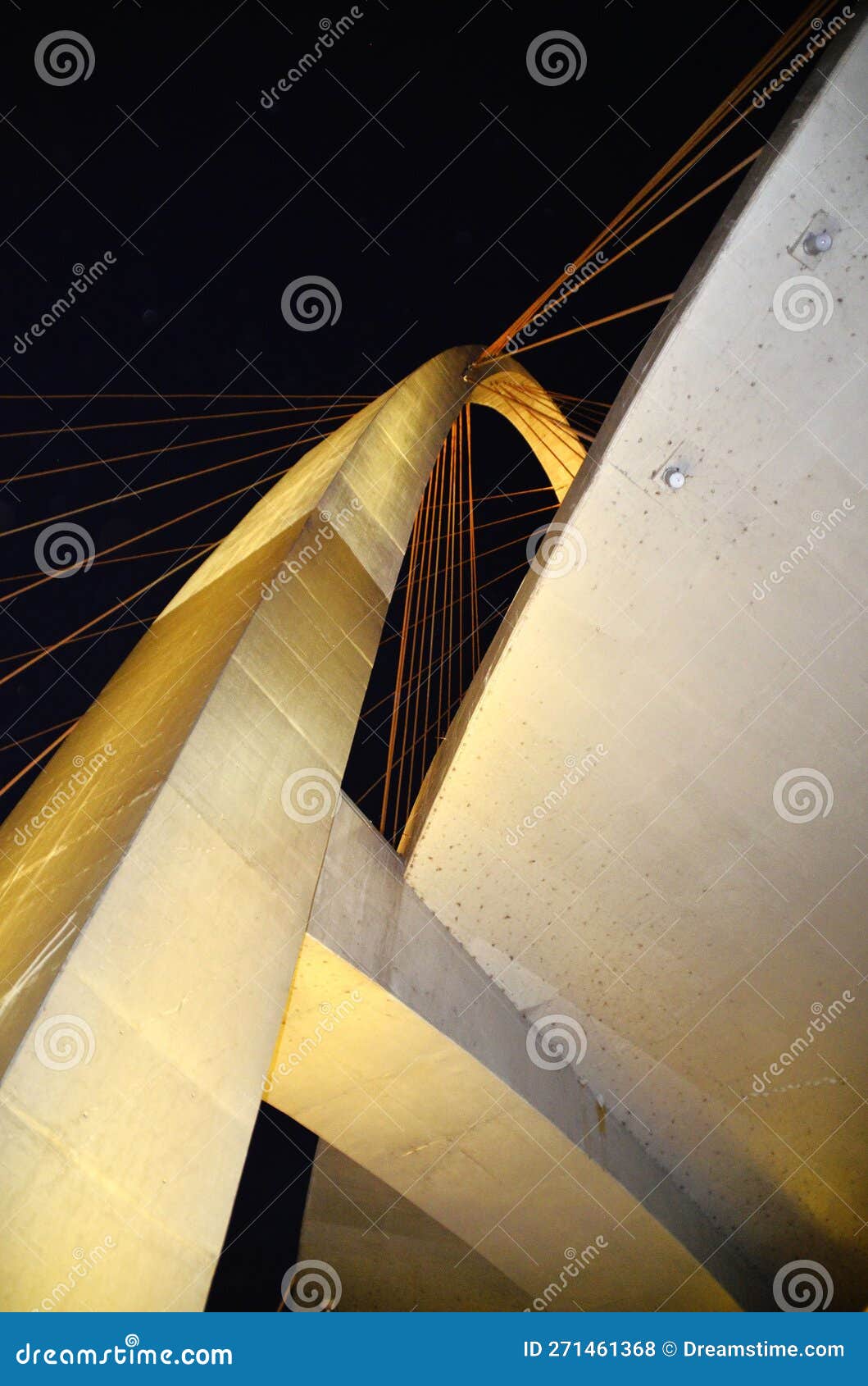 the arco da inovaÃ§Ã£o taiada bridge and its lighting